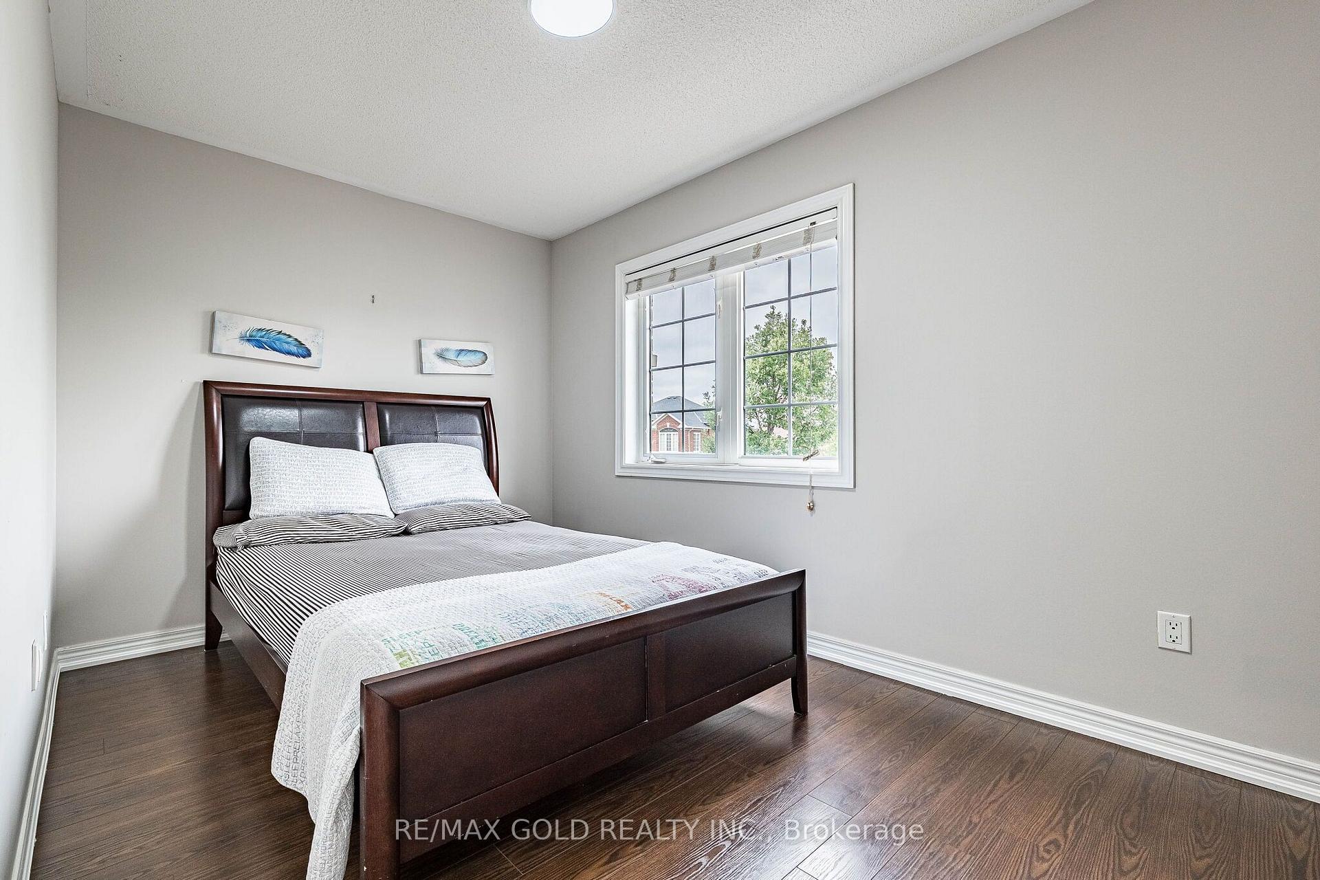 Photo 32 of 52 Moldovan Drive, Brampton, Sandringham-Wellington — HOMEH