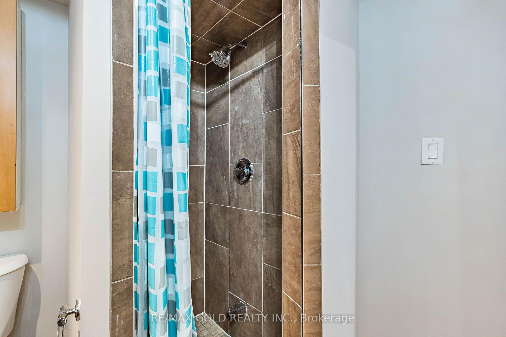 Photo 45 of 52 Moldovan Drive, Brampton, Sandringham-Wellington — HOMEH