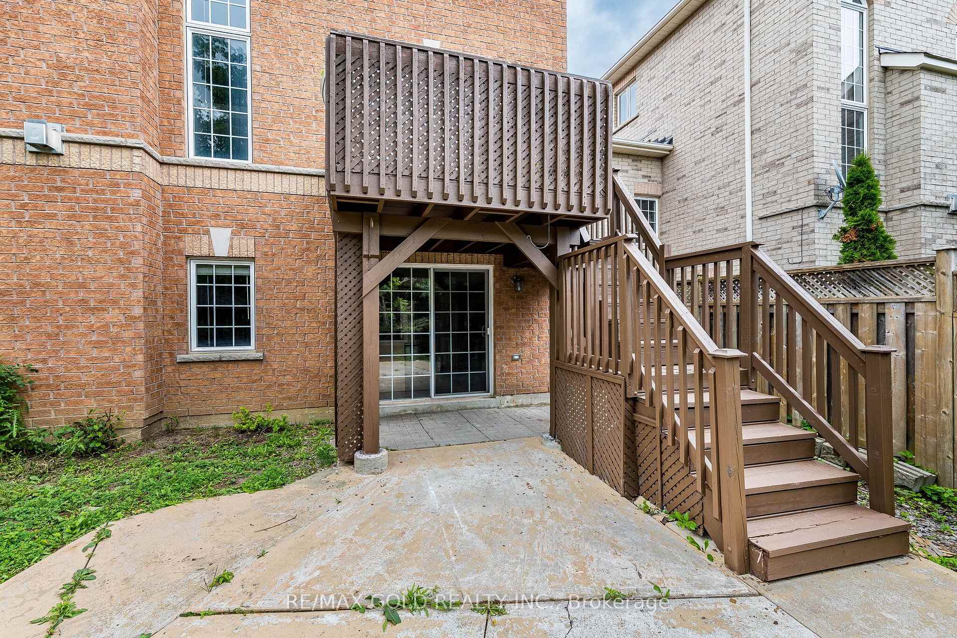 Photo 48 of 52 Moldovan Drive, Brampton, Sandringham-Wellington — HOMEH