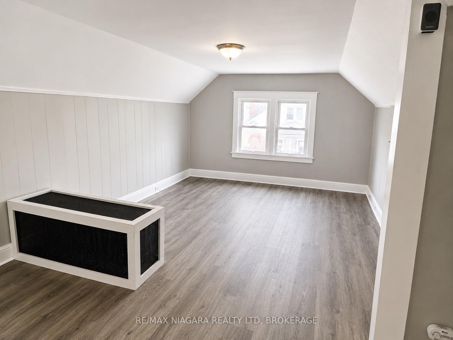 Photo 3 of Unit 3, 23 Avenue Place, Welland, Welland Downtown — HOMEH