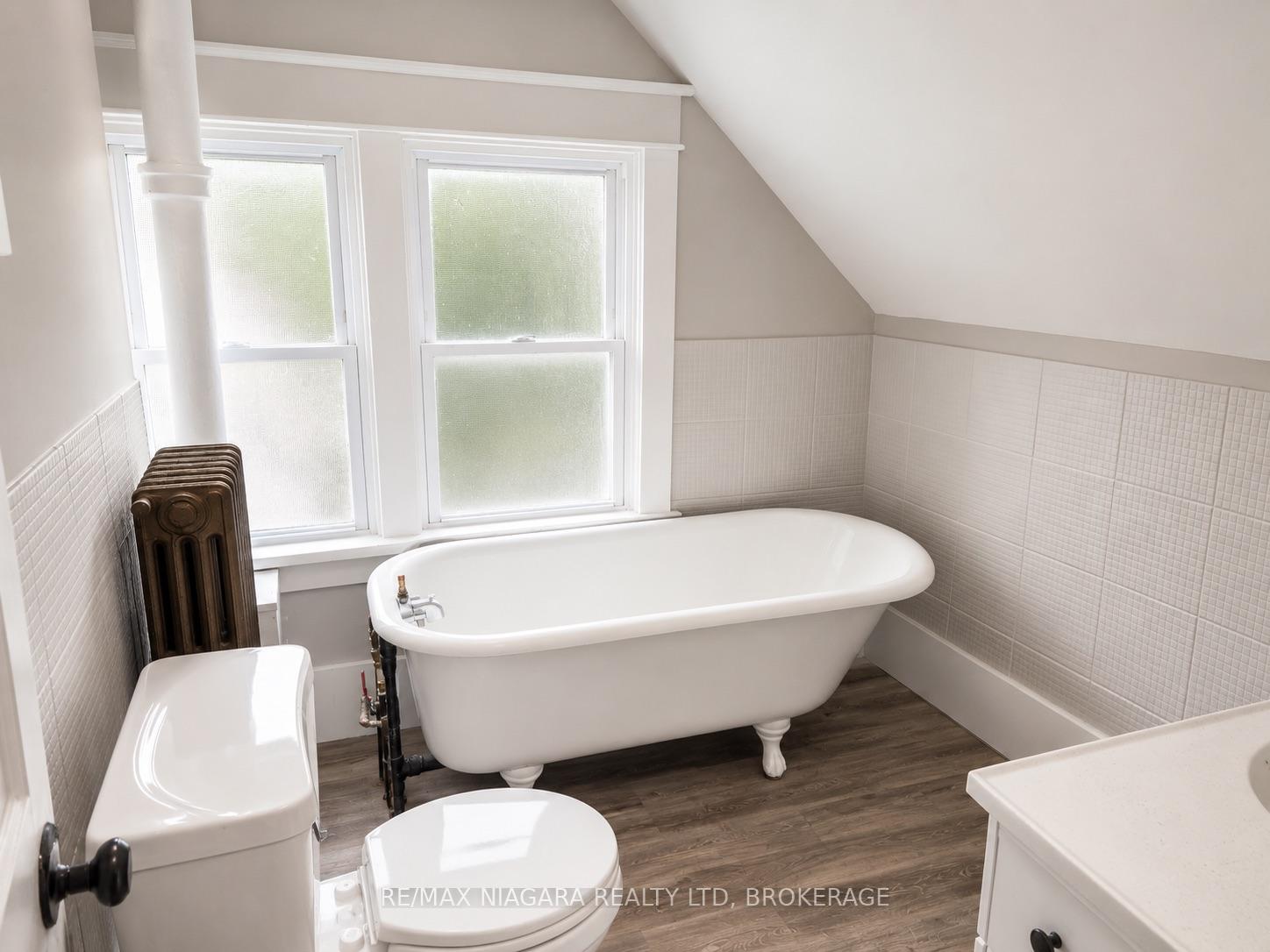Photo 8 of Unit 3, 23 Avenue Place, Welland, Welland Downtown — HOMEH