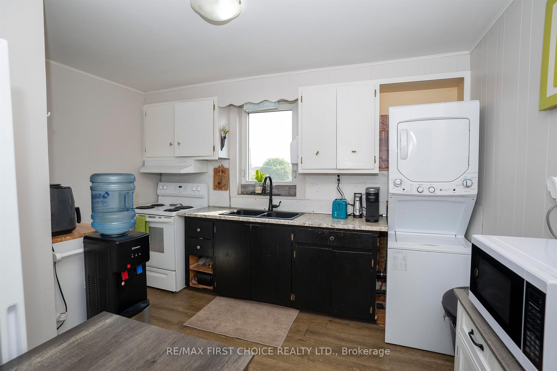 Photo 15 of 503 Prince Arthur Boulevard, Thunder Bay, East End — HOMEH