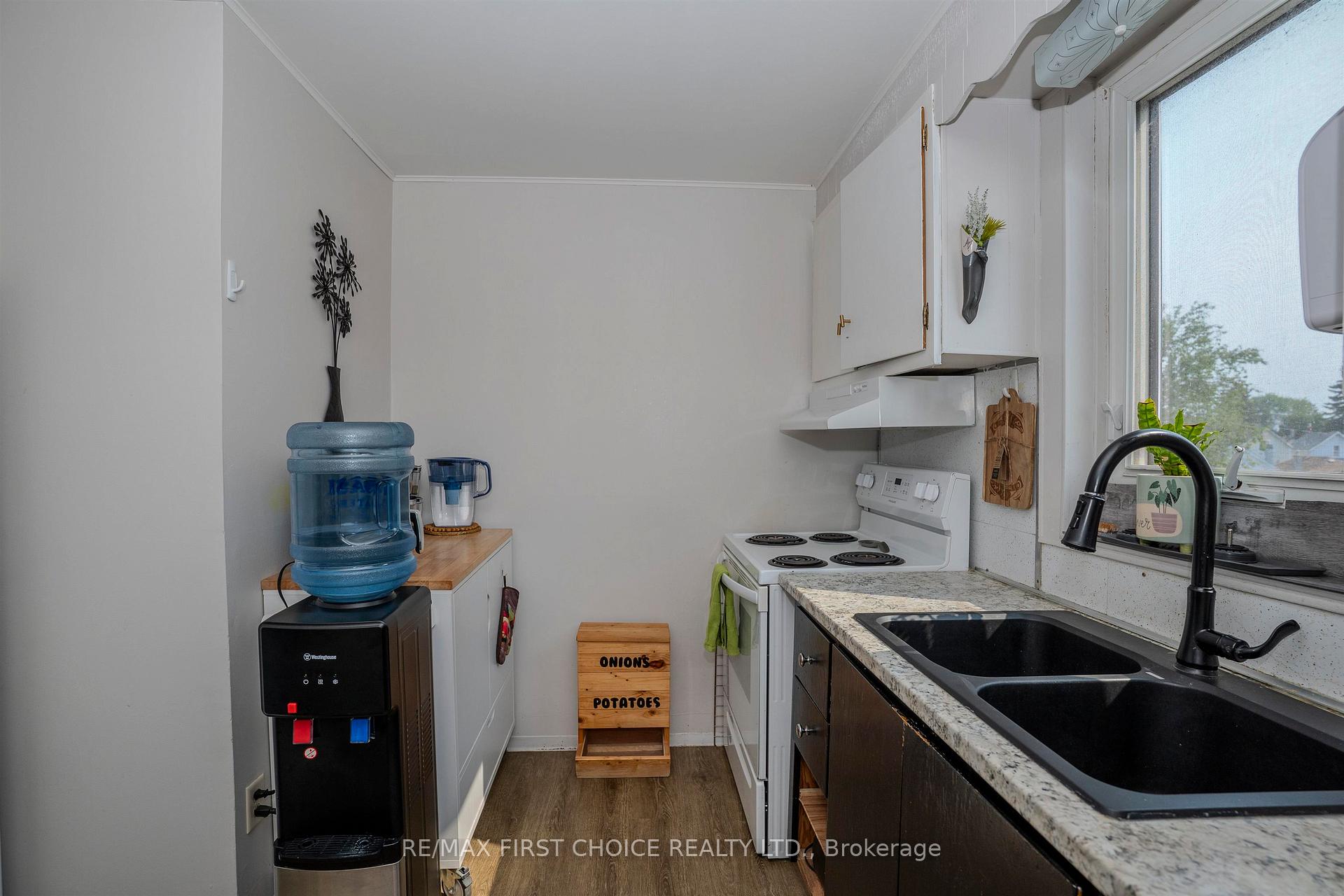 Photo 16 of 503 Prince Arthur Boulevard, Thunder Bay, East End — HOMEH