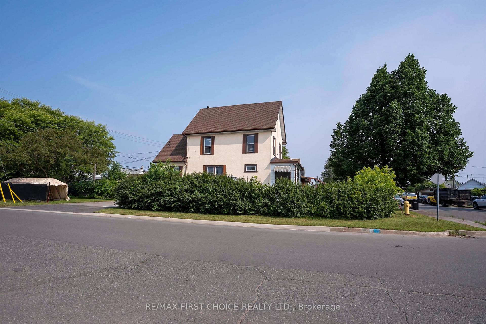 Photo 23 of 503 Prince Arthur Boulevard, Thunder Bay, East End — HOMEH