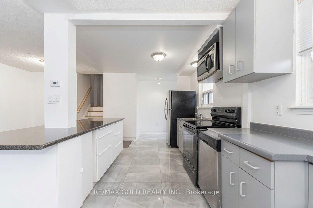 Photo 9 of 63 Newstead Crescent, Brampton, Madoc — HOMEH