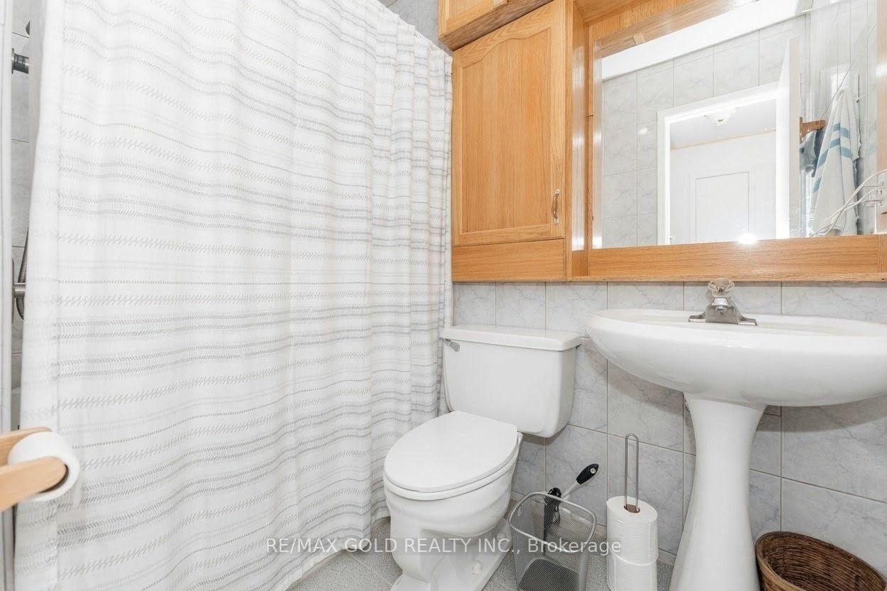Photo 13 of 63 Newstead Crescent, Brampton, Madoc — HOMEH