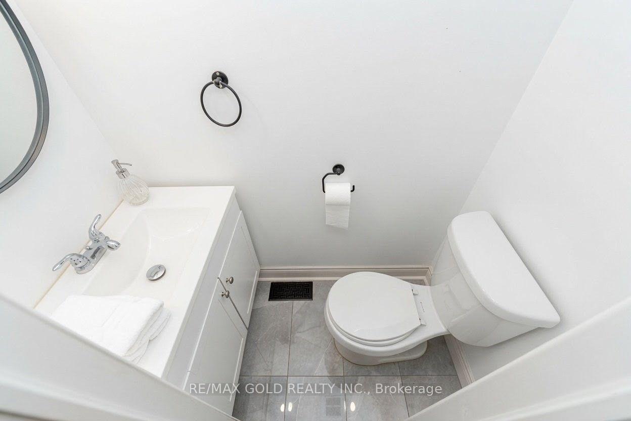 Photo 24 of 63 Newstead Crescent, Brampton, Madoc — HOMEH