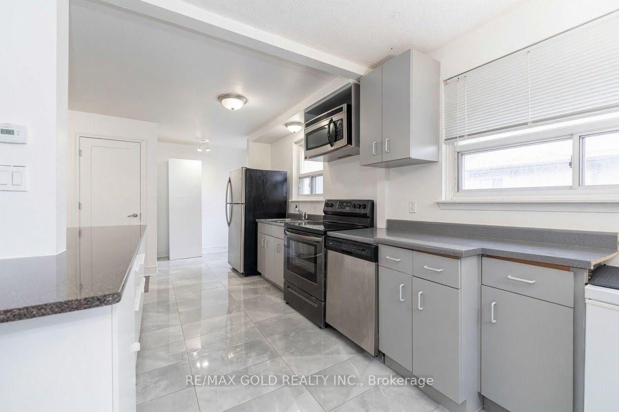 Photo 25 of 63 Newstead Crescent, Brampton, Madoc — HOMEH