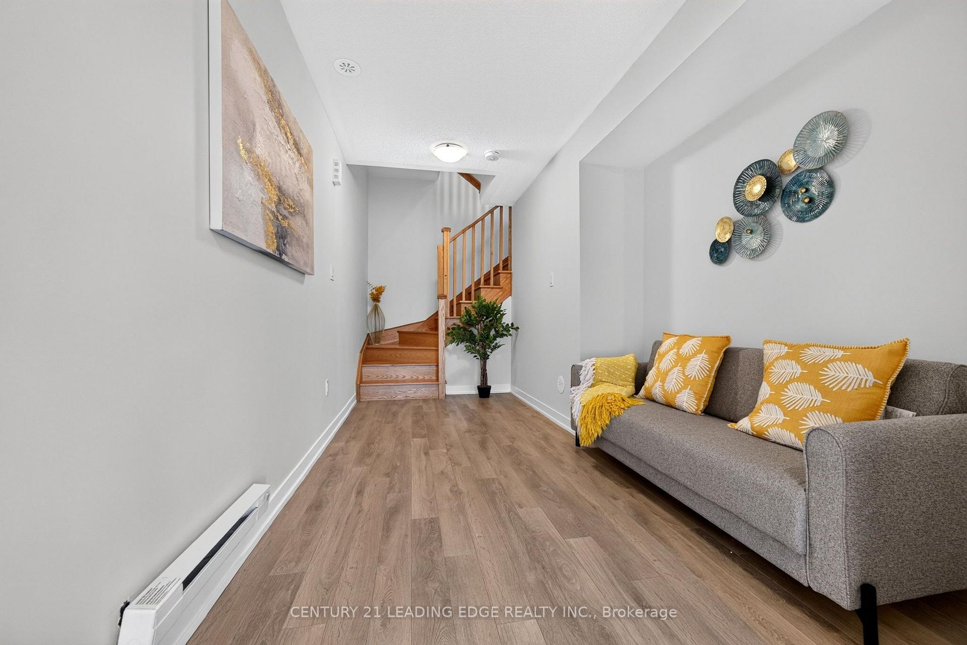 Photo 5 of 1865 Pickering Parkway, Pickering, Village East — HOMEH
