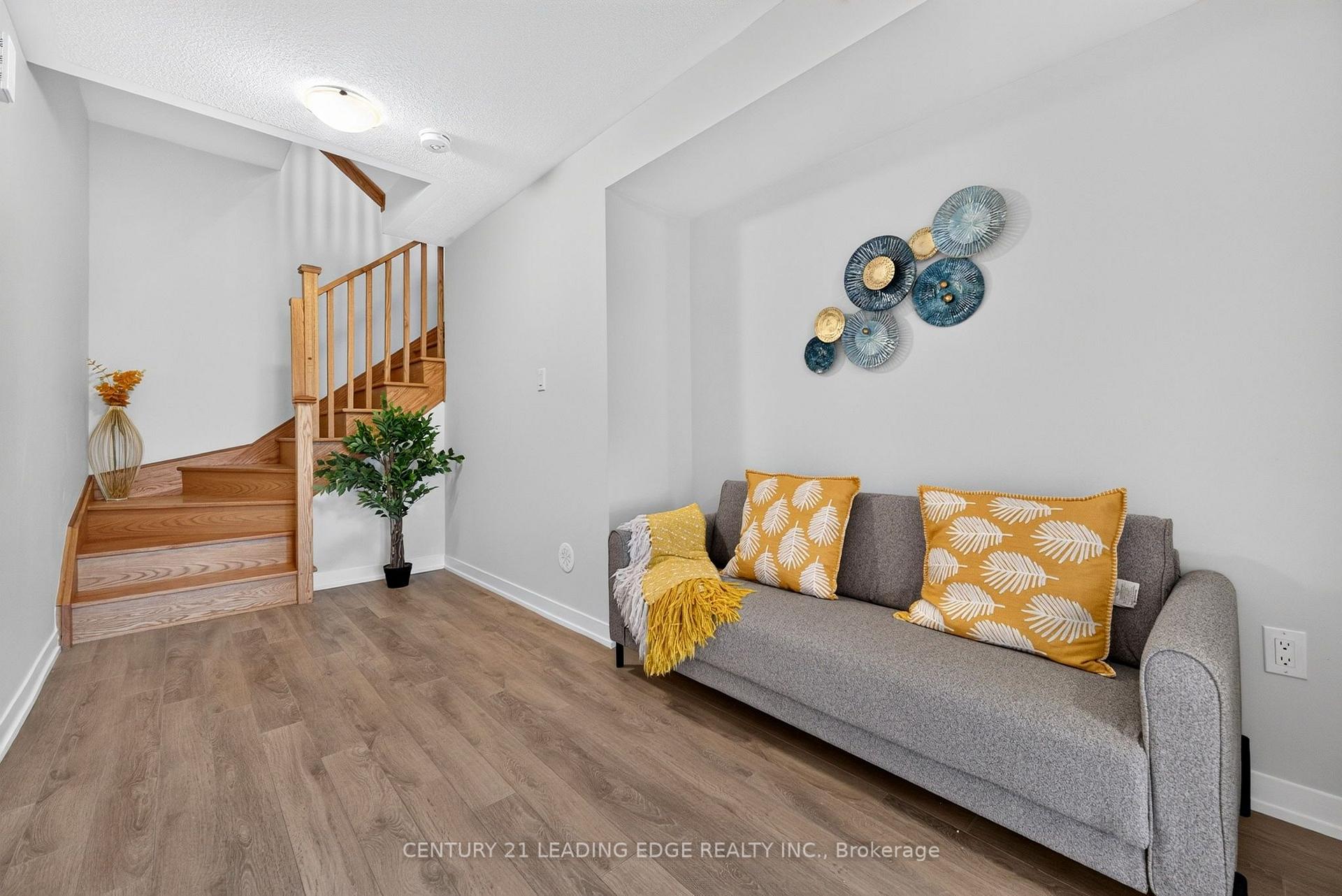 Photo 7 of 1865 Pickering Parkway, Pickering, Village East — HOMEH