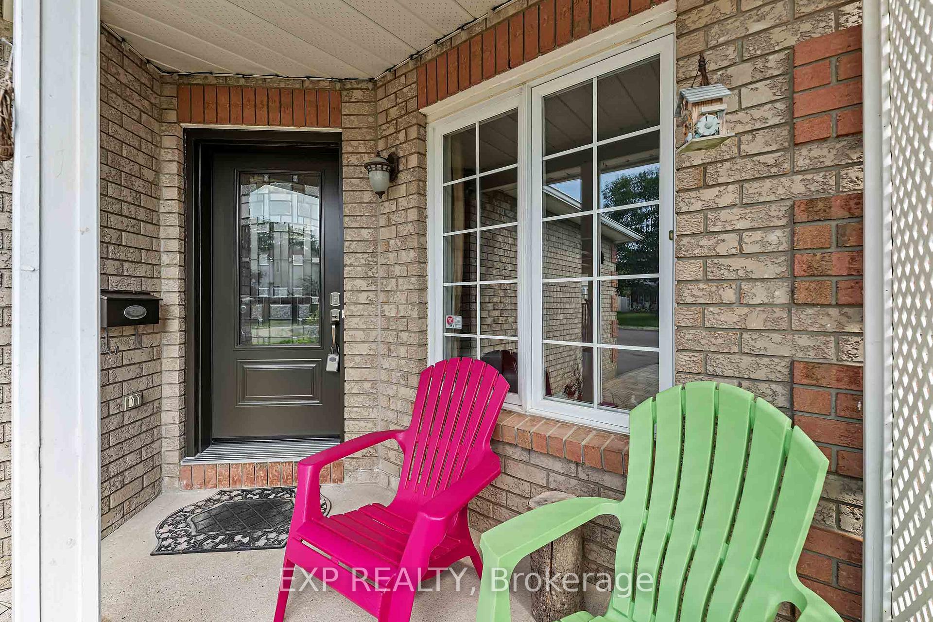 Photo 3 of 2158 Gardenway Drive, Ottawa, Fallingbrook/Gardenway South — HOMEH