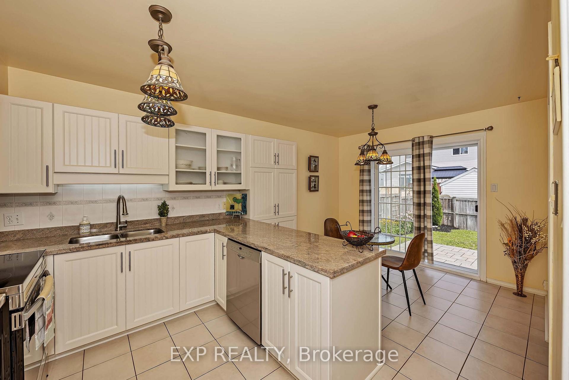 Photo 15 of 2158 Gardenway Drive, Ottawa, Fallingbrook/Gardenway South — HOMEH