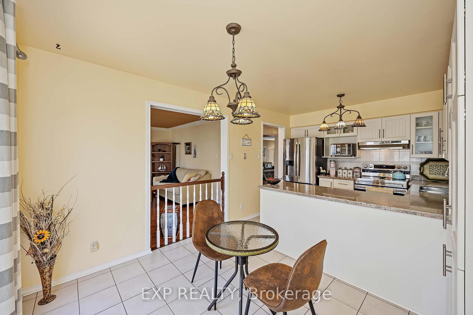Photo 18 of 2158 Gardenway Drive, Ottawa, Fallingbrook/Gardenway South — HOMEH
