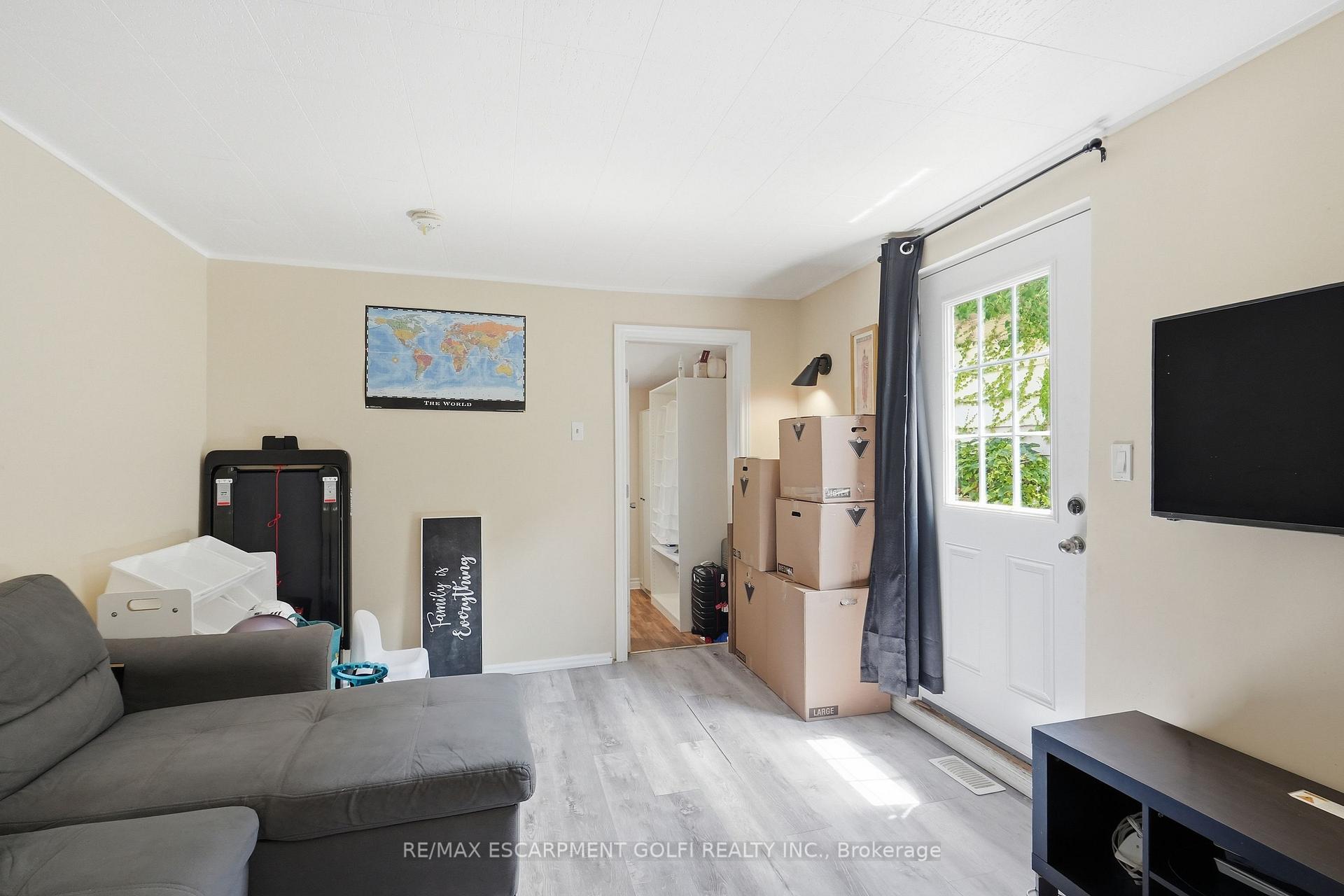 Photo 5 of 100 Chestnut Avenue, Hamilton, Gibson — HOMEH