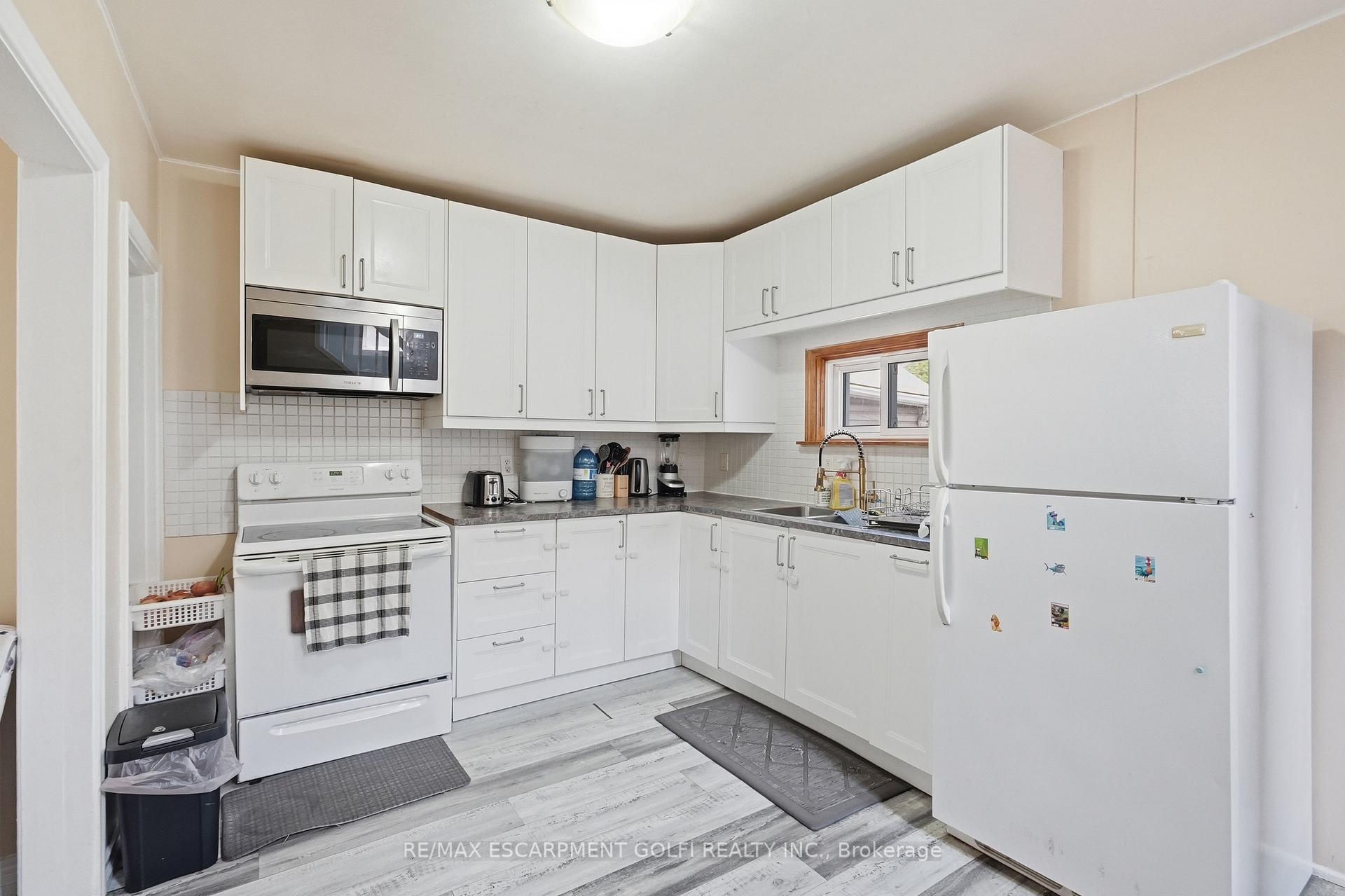 Photo 9 of 100 Chestnut Avenue, Hamilton, Gibson — HOMEH
