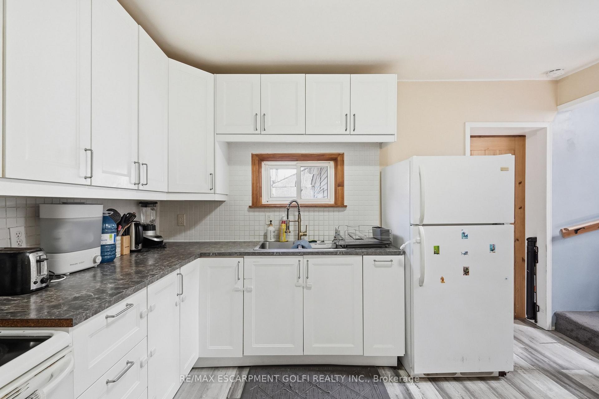 Photo 11 of 100 Chestnut Avenue, Hamilton, Gibson — HOMEH