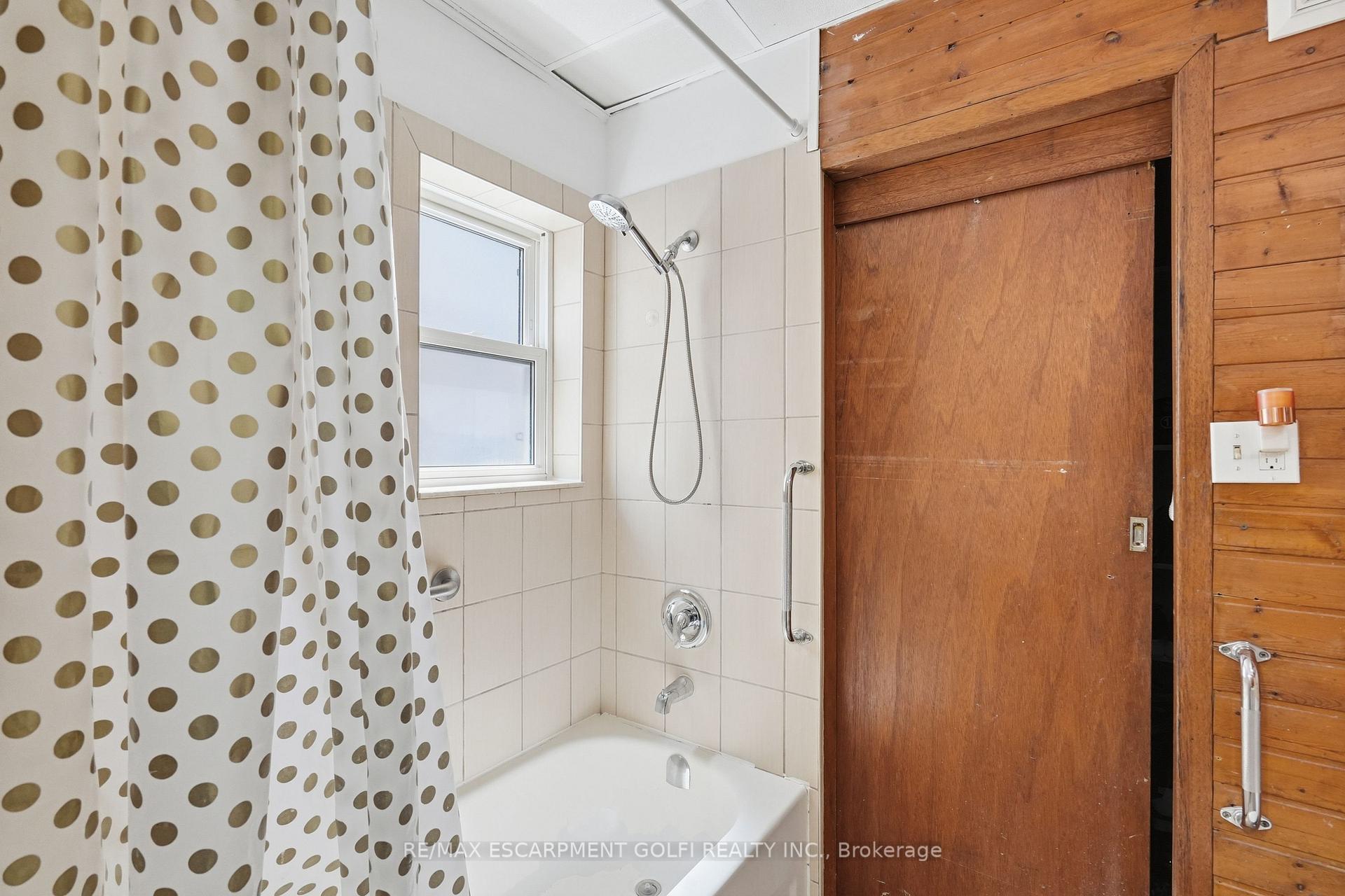 Photo 17 of 100 Chestnut Avenue, Hamilton, Gibson — HOMEH