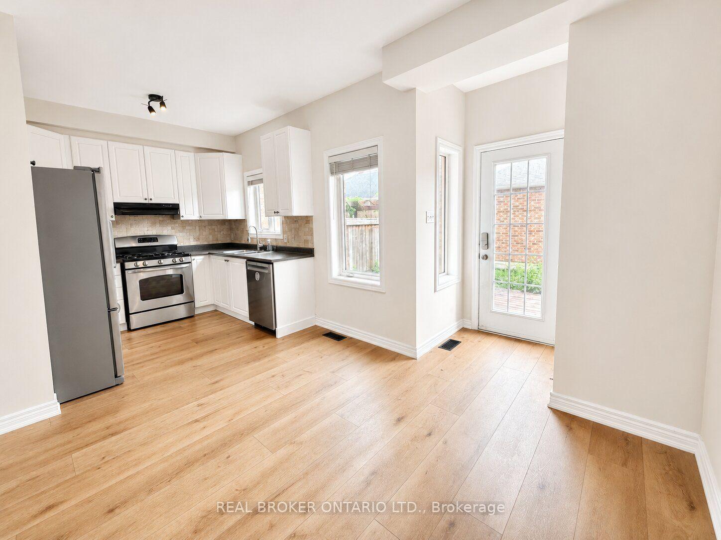 Photo 4 of 204 Springstead Avenue, Hamilton, Winona Park — HOMEH