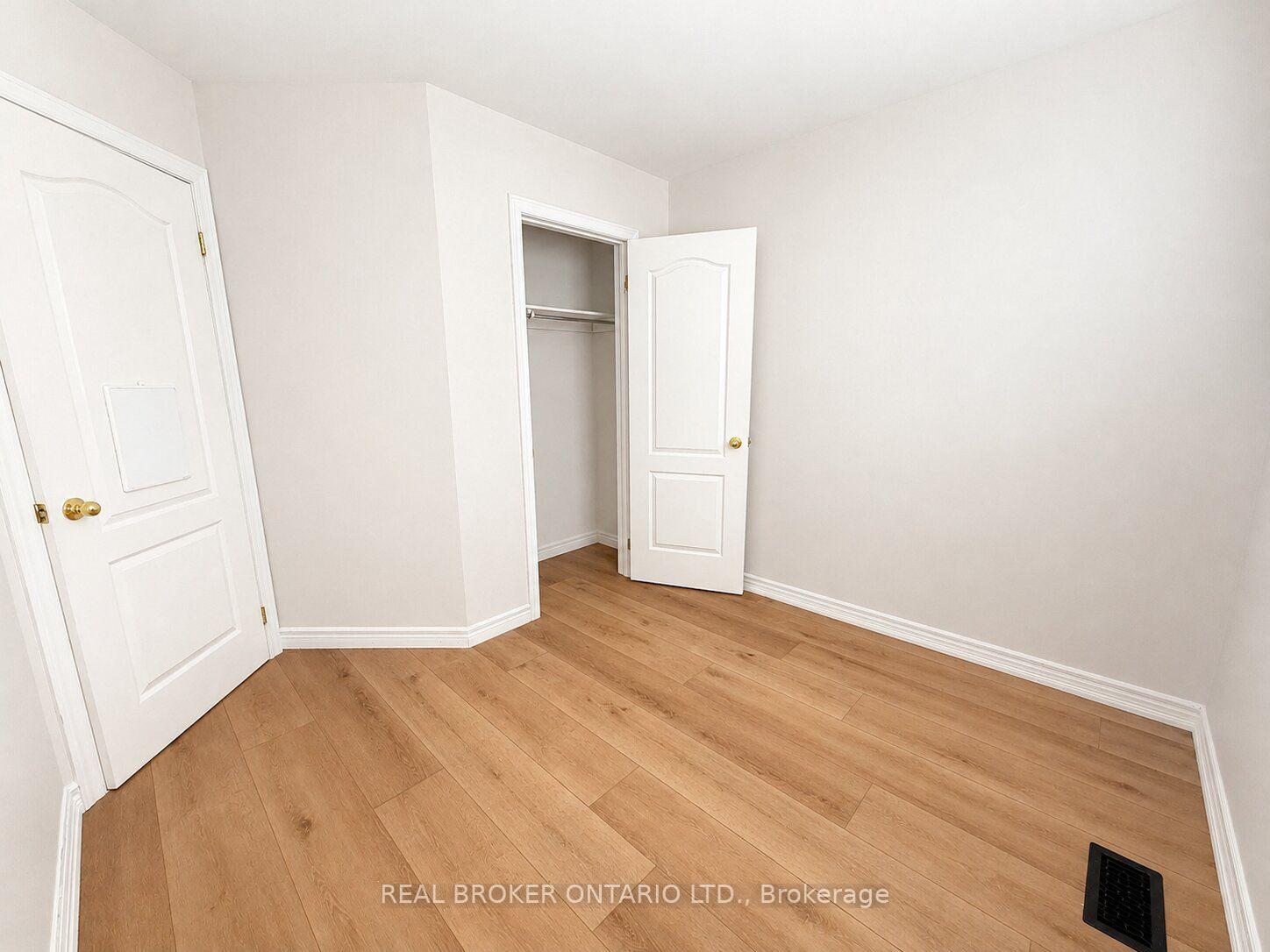 Photo 12 of 204 Springstead Avenue, Hamilton, Winona Park — HOMEH