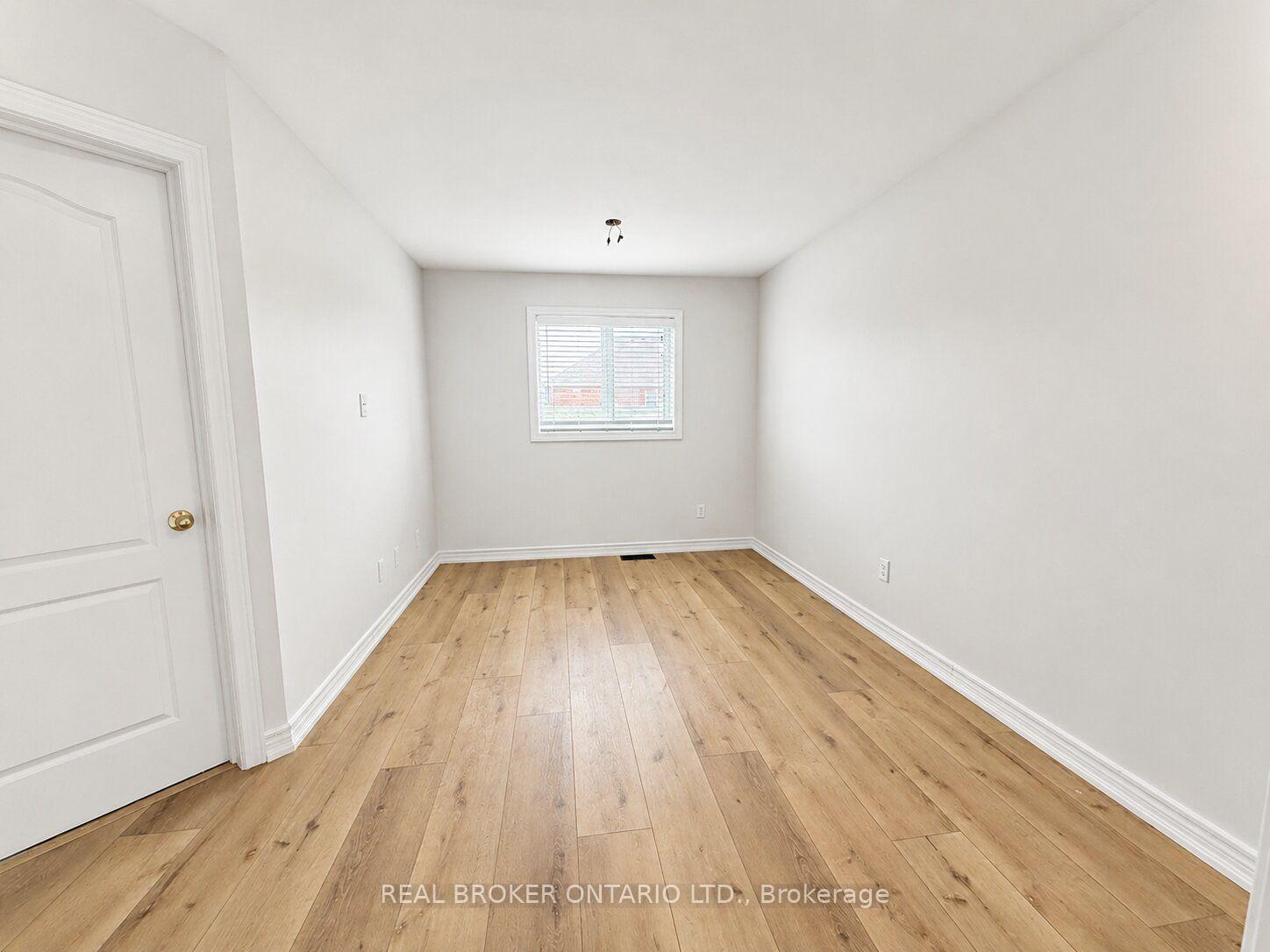 Photo 14 of 204 Springstead Avenue, Hamilton, Winona Park — HOMEH