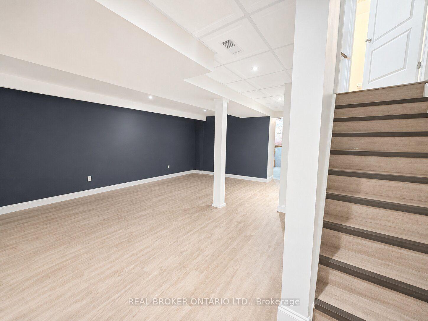 Photo 18 of 204 Springstead Avenue, Hamilton, Winona Park — HOMEH