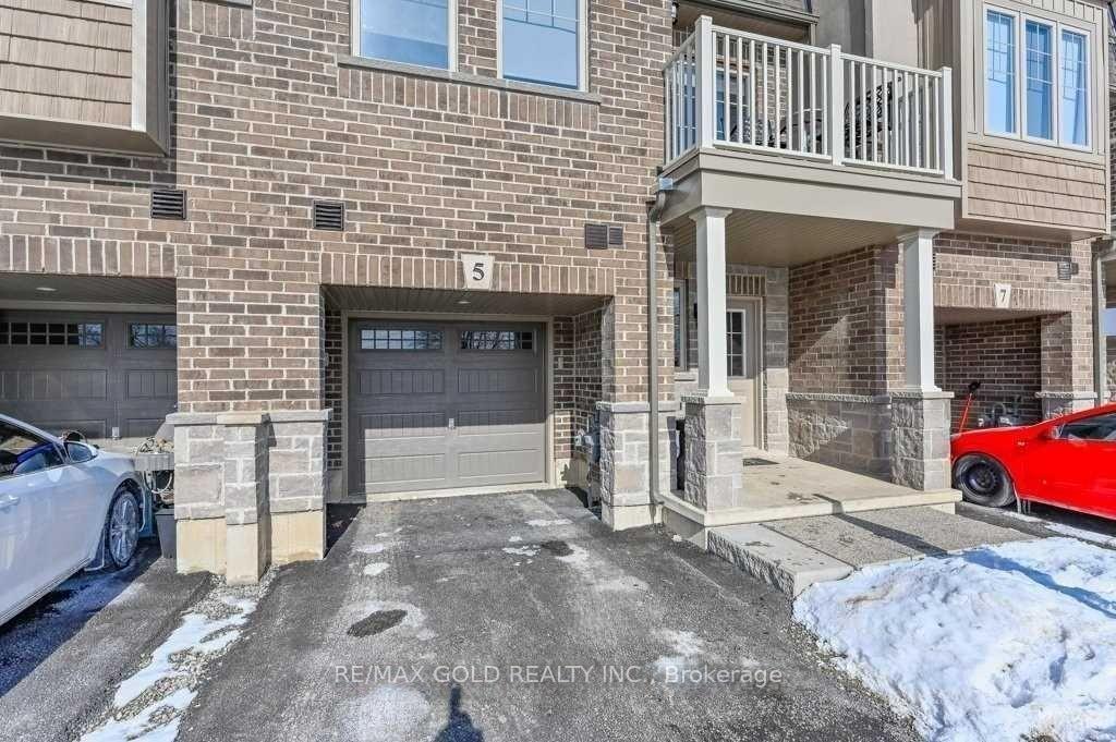Photo 2 of 5 Pim Lane, Hamilton, Ancaster — HOMEH