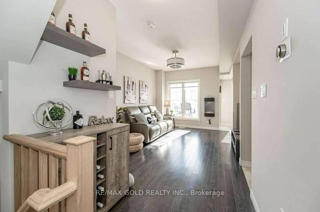 Photo 6 of 5 Pim Lane, Hamilton, Ancaster — HOMEH