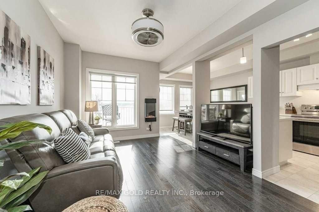 Photo 7 of 5 Pim Lane, Hamilton, Ancaster — HOMEH
