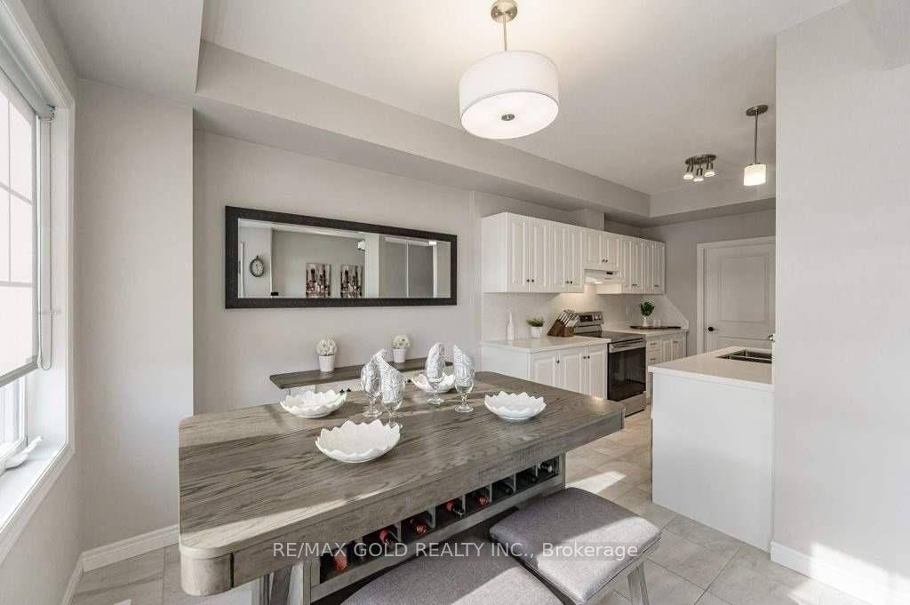 Photo 16 of 5 Pim Lane, Hamilton, Ancaster — HOMEH