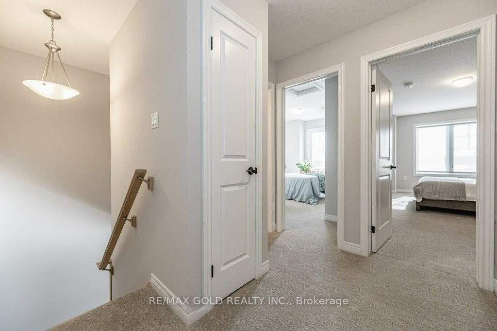 Photo 20 of 5 Pim Lane, Hamilton, Ancaster — HOMEH