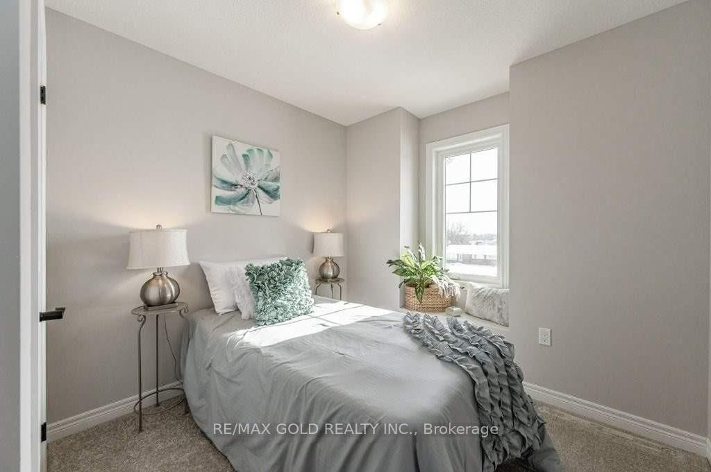 Photo 21 of 5 Pim Lane, Hamilton, Ancaster — HOMEH