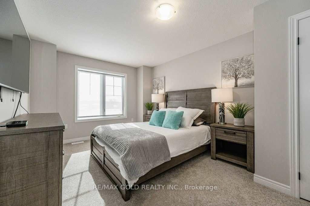 Photo 25 of 5 Pim Lane, Hamilton, Ancaster — HOMEH