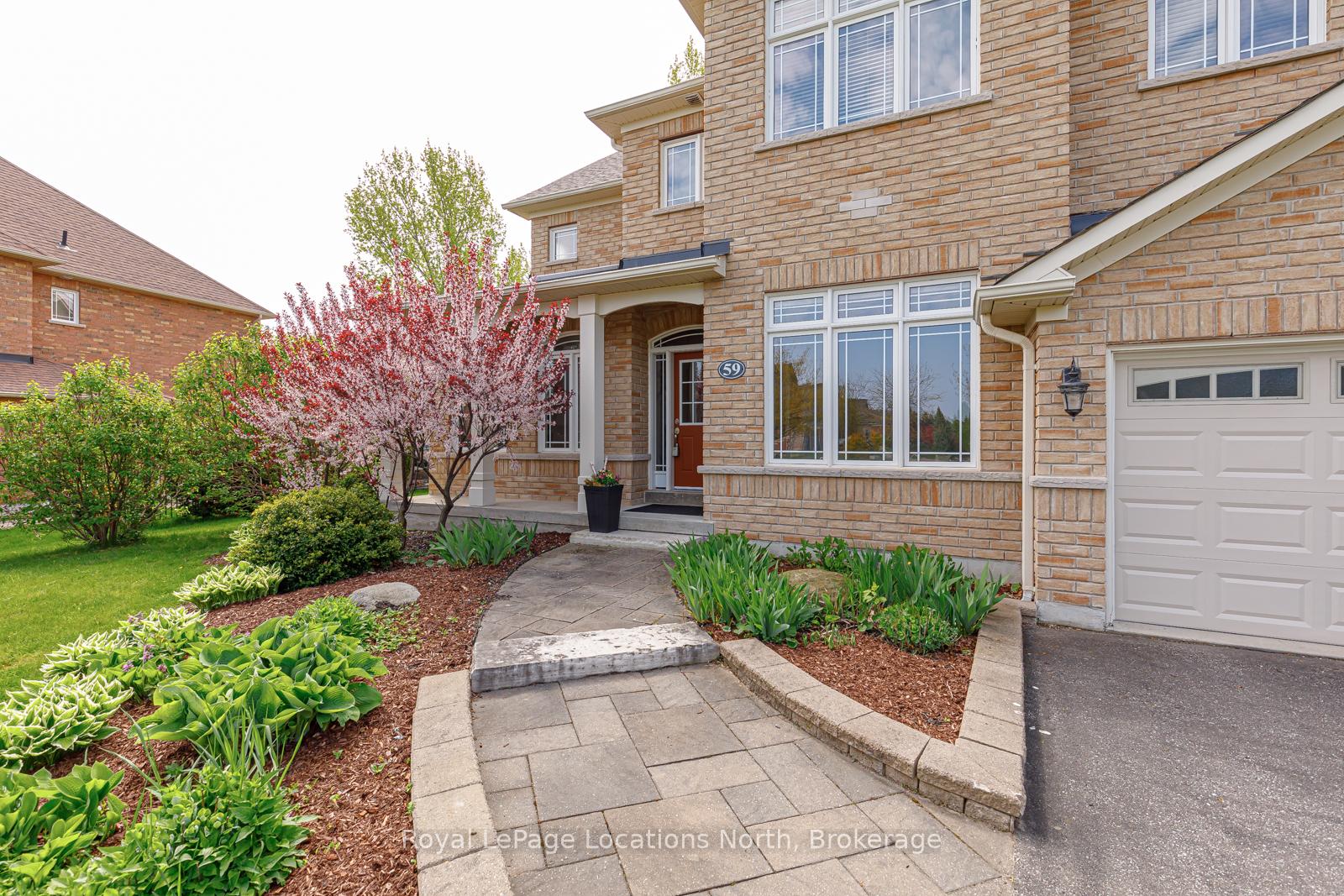 Photo 3 of 59 Kells Crescent, Collingwood — HOMEH