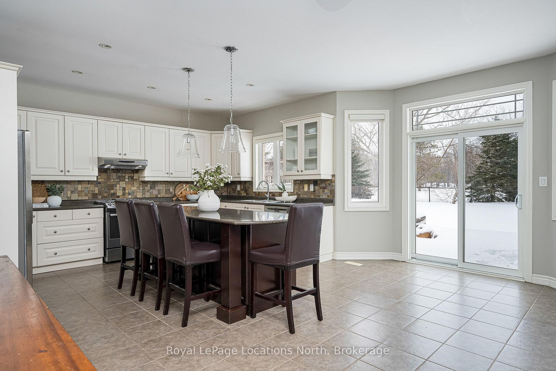 Photo 15 of 59 Kells Crescent, Collingwood — HOMEH