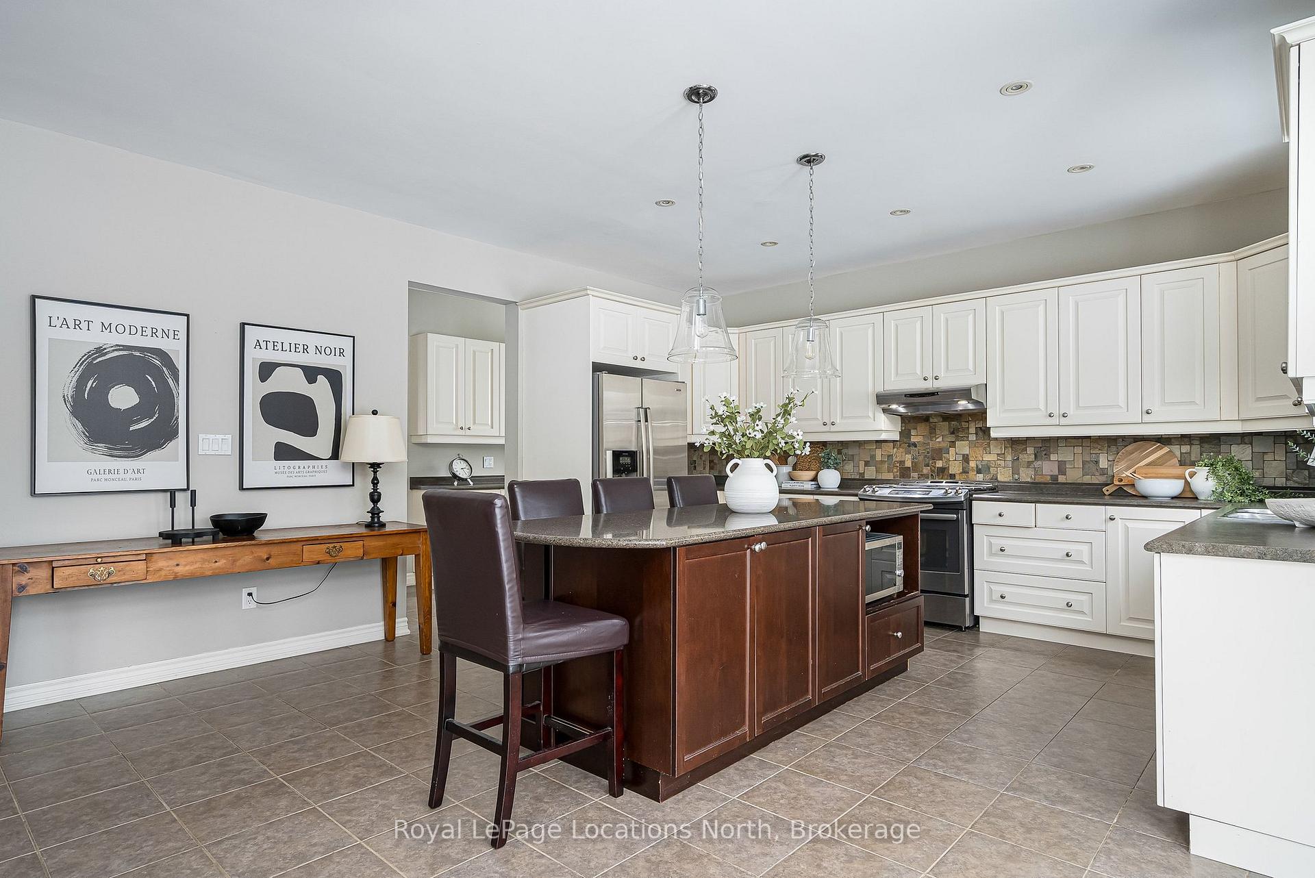 Photo 17 of 59 Kells Crescent, Collingwood — HOMEH