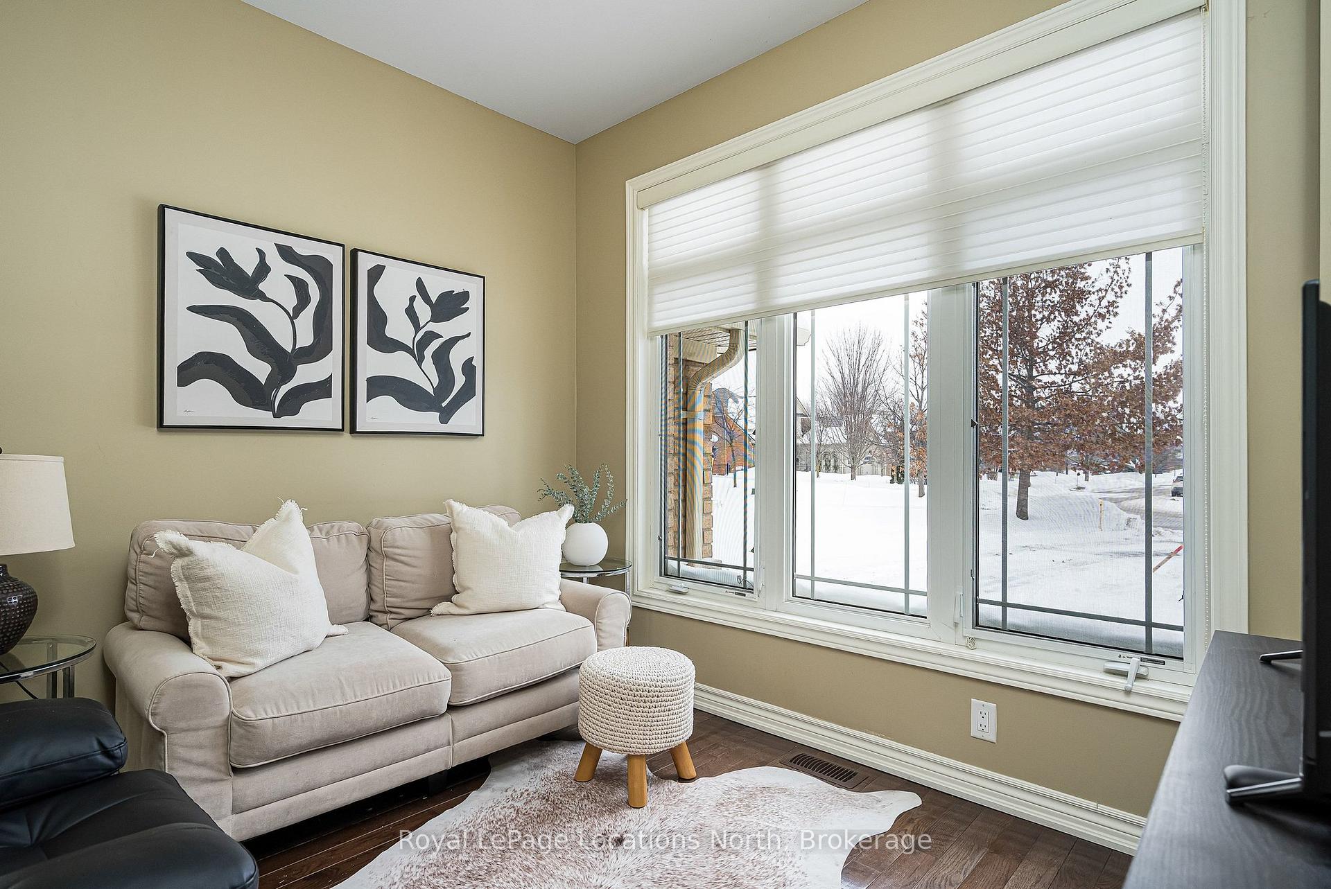 Photo 25 of 59 Kells Crescent, Collingwood — HOMEH