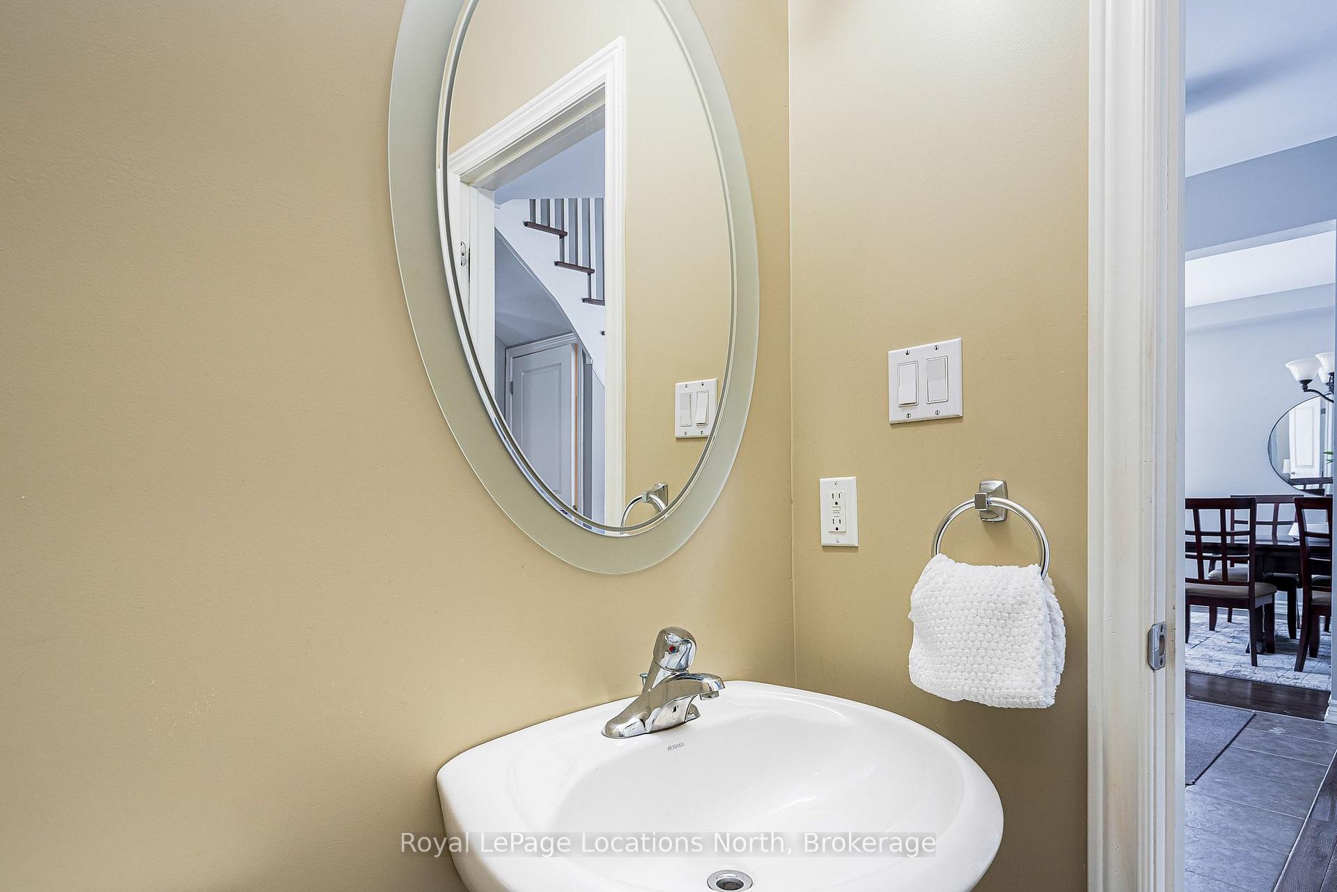 Photo 26 of 59 Kells Crescent, Collingwood — HOMEH