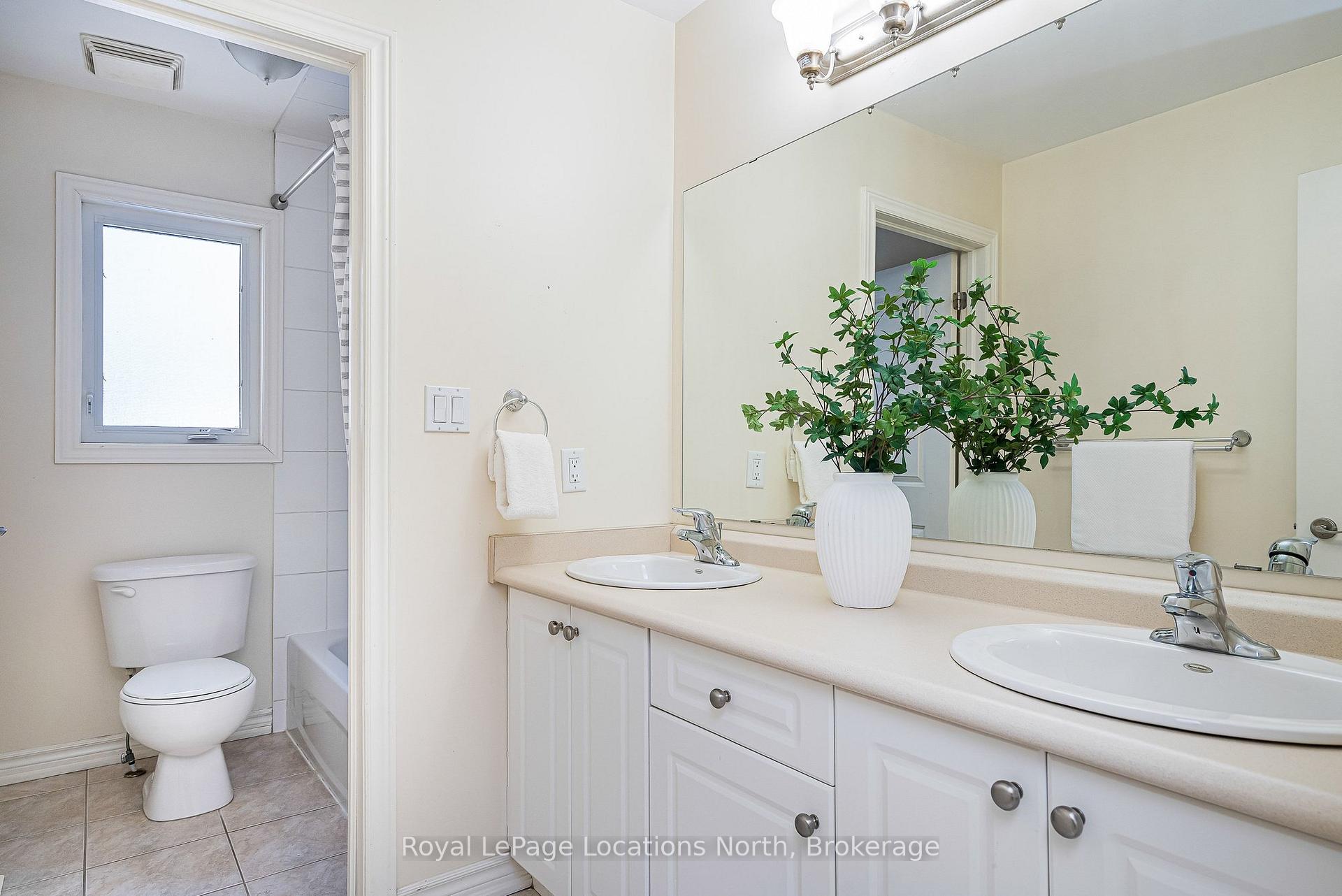 Photo 36 of 59 Kells Crescent, Collingwood — HOMEH