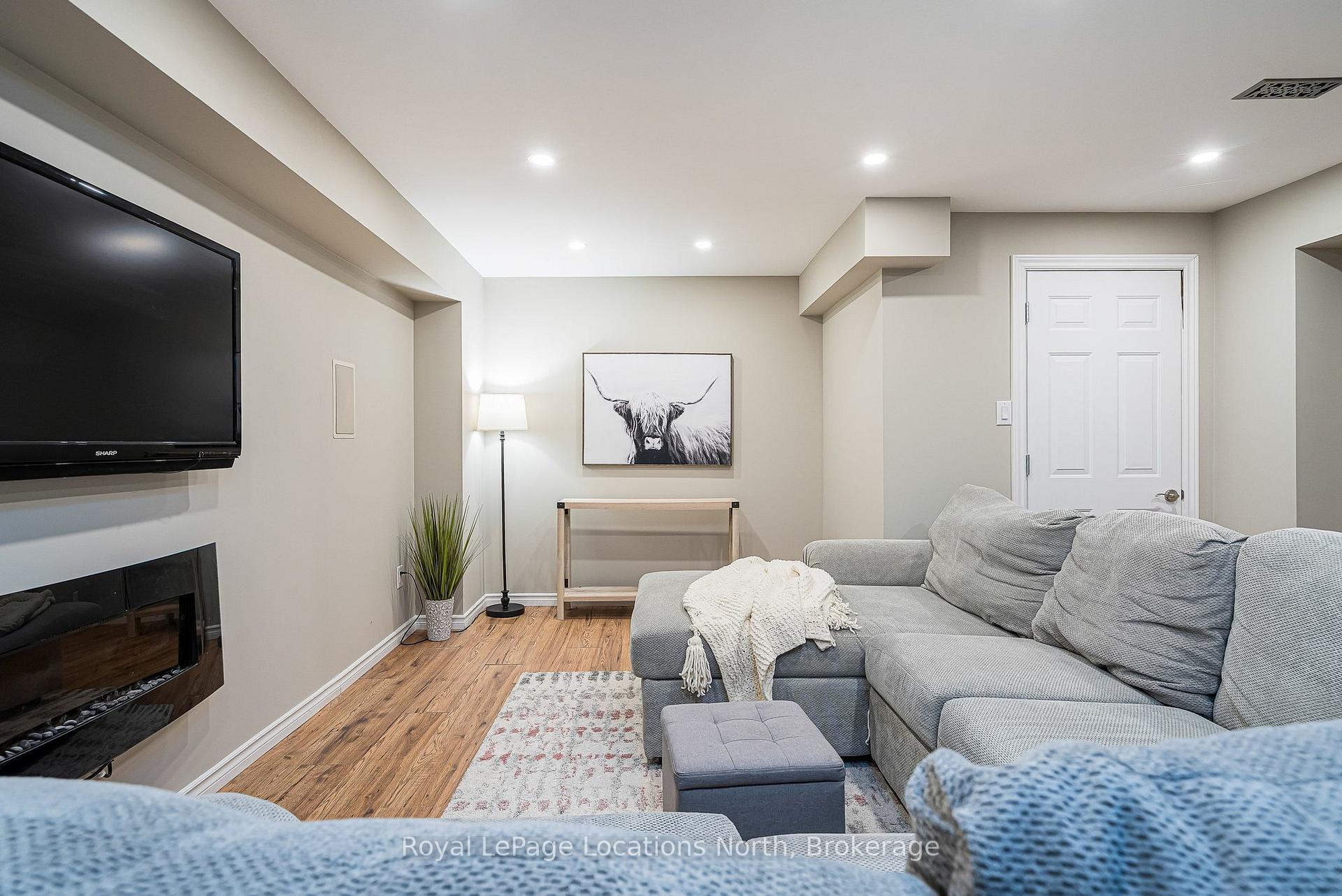 Photo 43 of 59 Kells Crescent, Collingwood — HOMEH