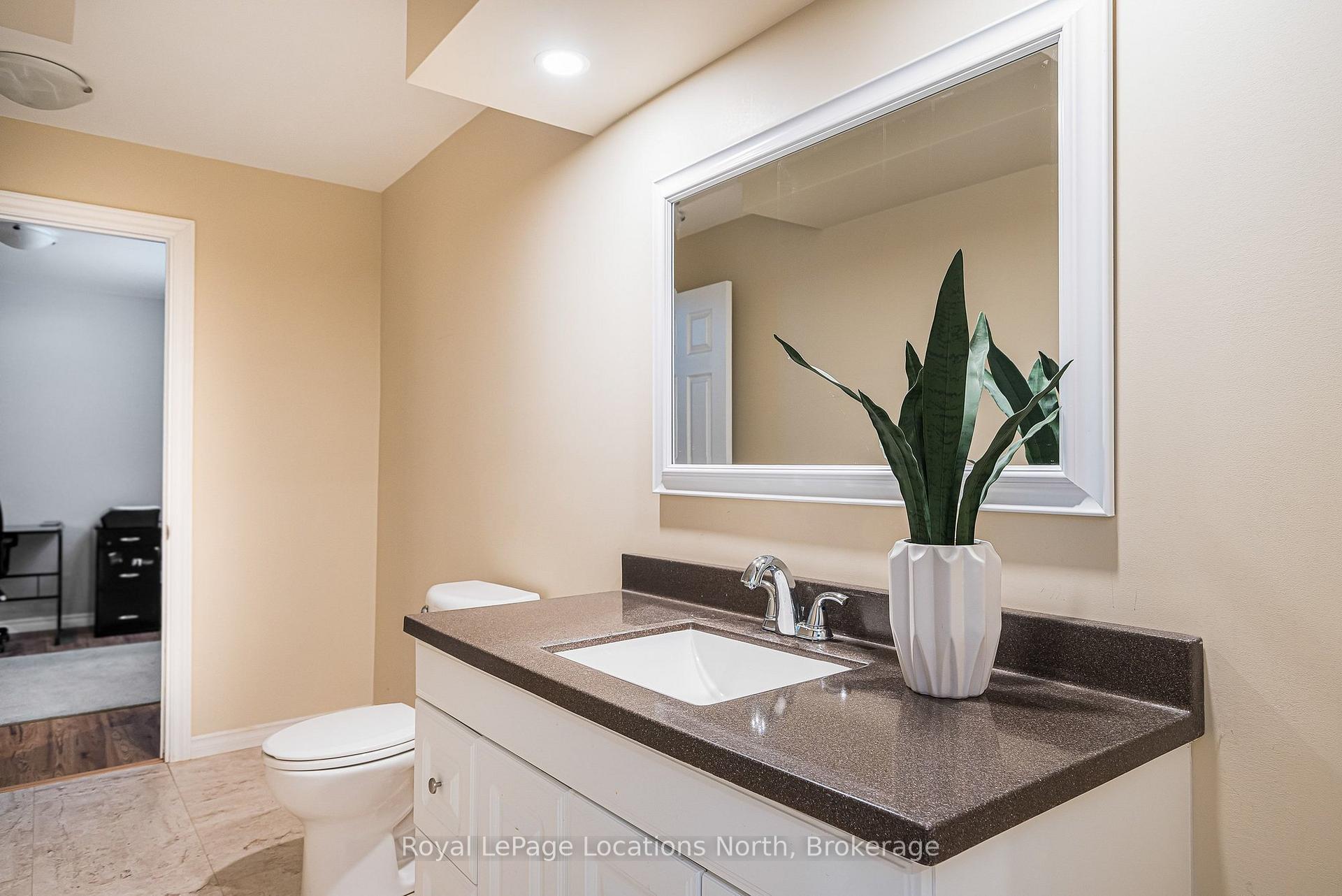 Photo 46 of 59 Kells Crescent, Collingwood — HOMEH