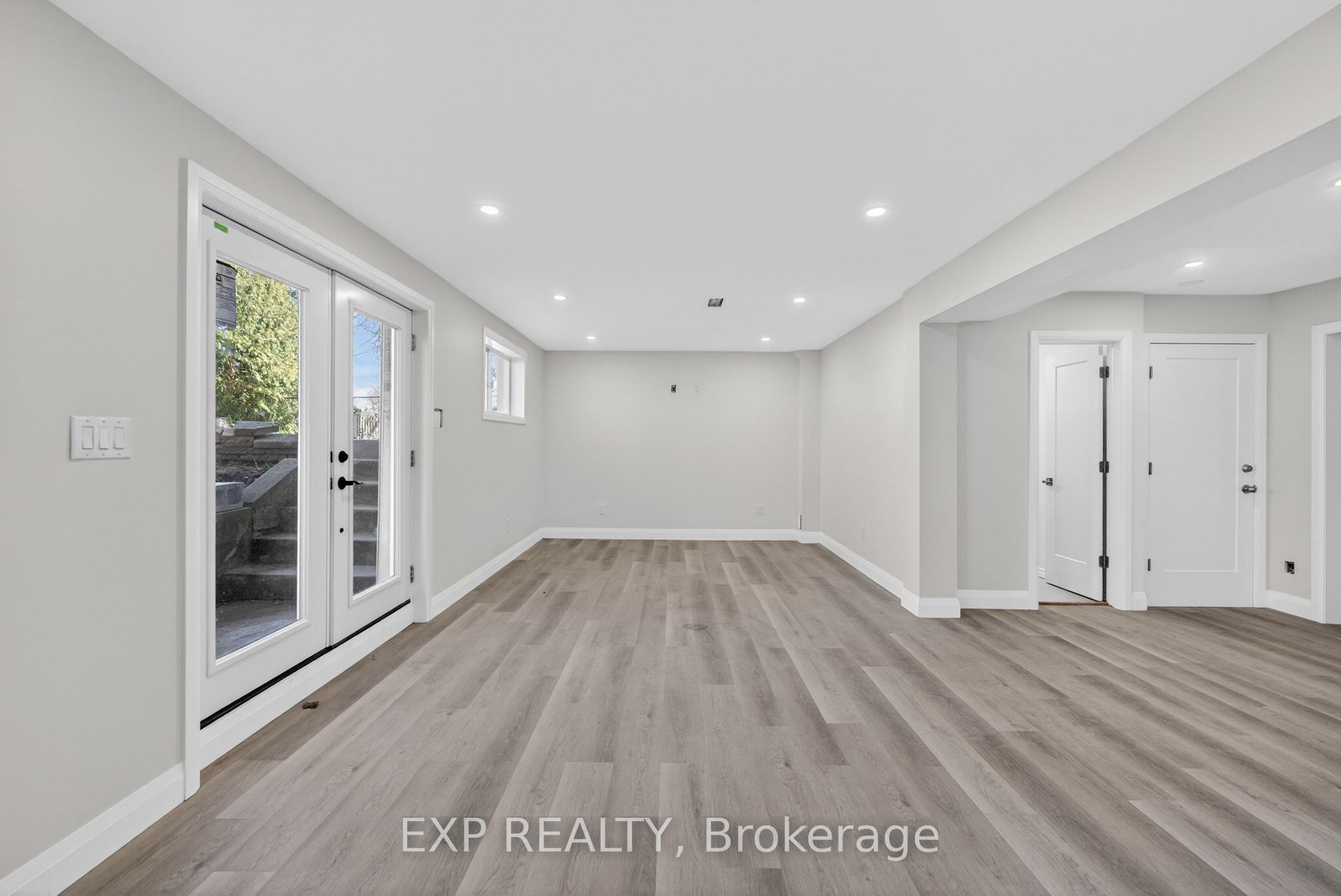 Photo 4 of Unit lower, 2580 Noella Court, Niagara Falls, Casey — HOMEH