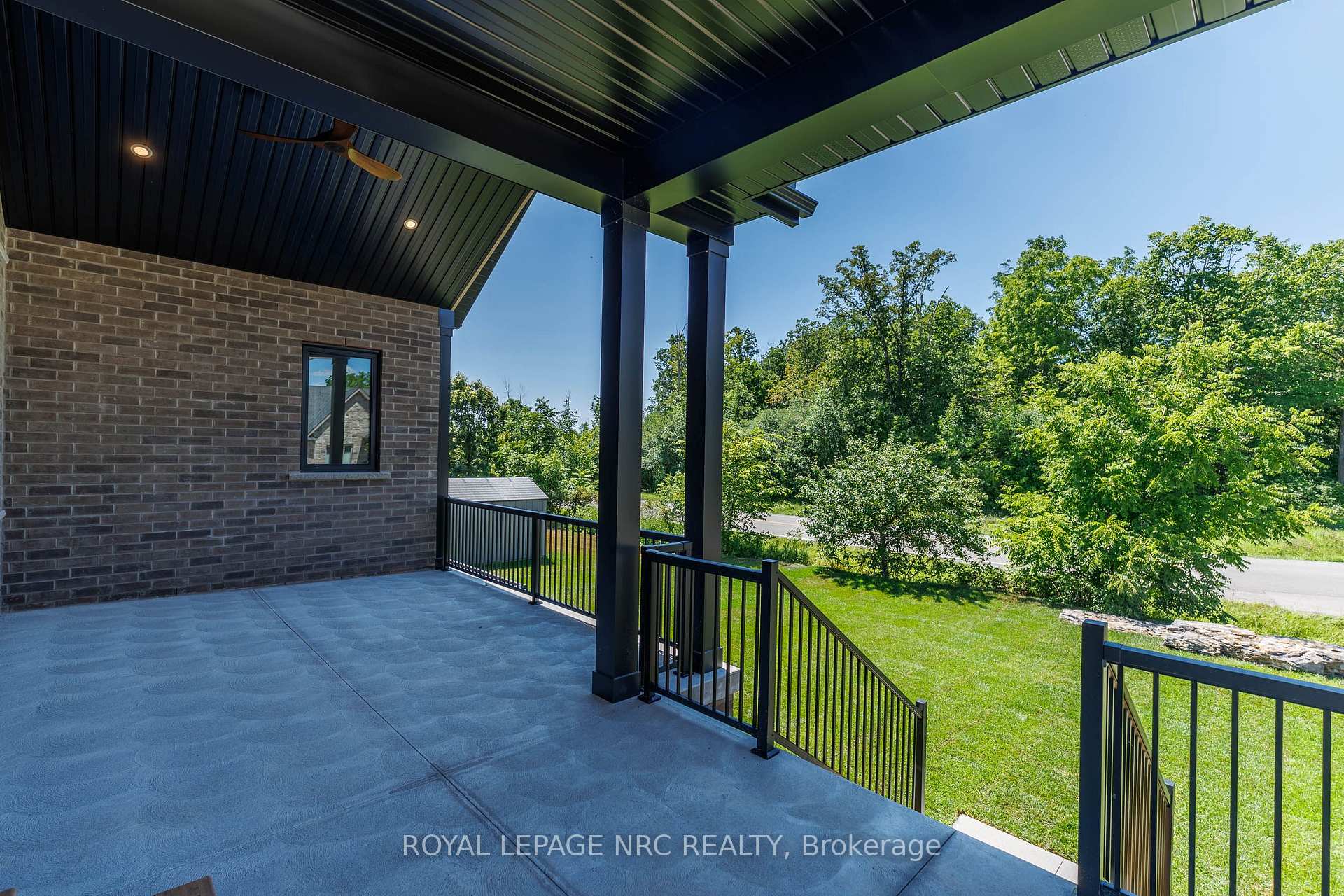 Photo 4 of 270 Lancaster Drive, Port Colborne, Sugarloaf — HOMEH