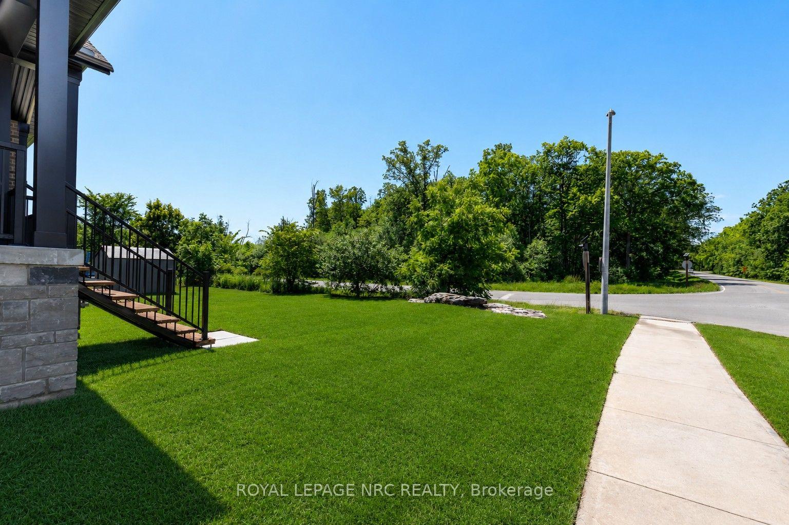 Photo 5 of 270 Lancaster Drive, Port Colborne, Sugarloaf — HOMEH