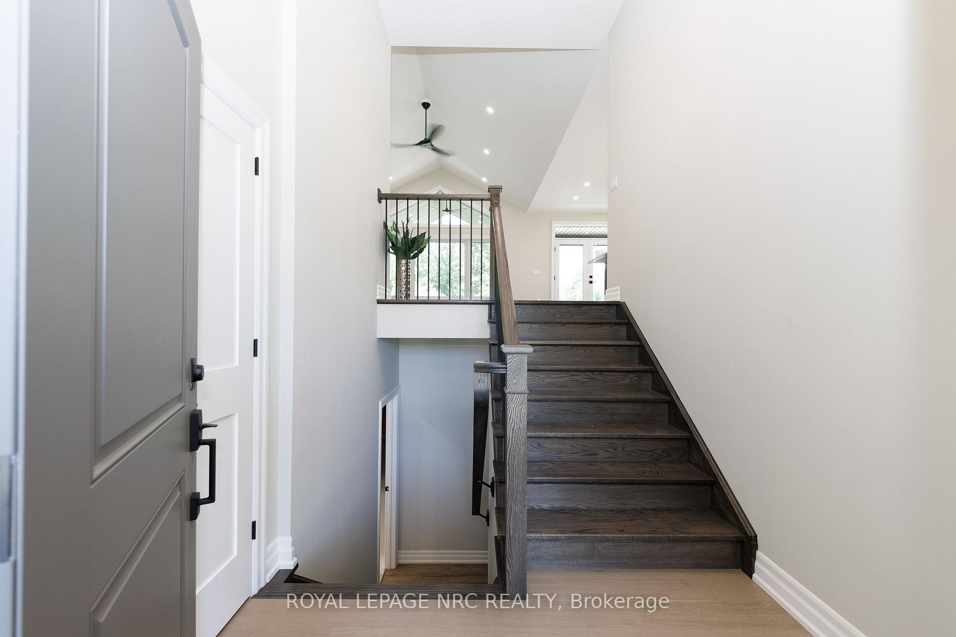 Photo 7 of 270 Lancaster Drive, Port Colborne, Sugarloaf — HOMEH