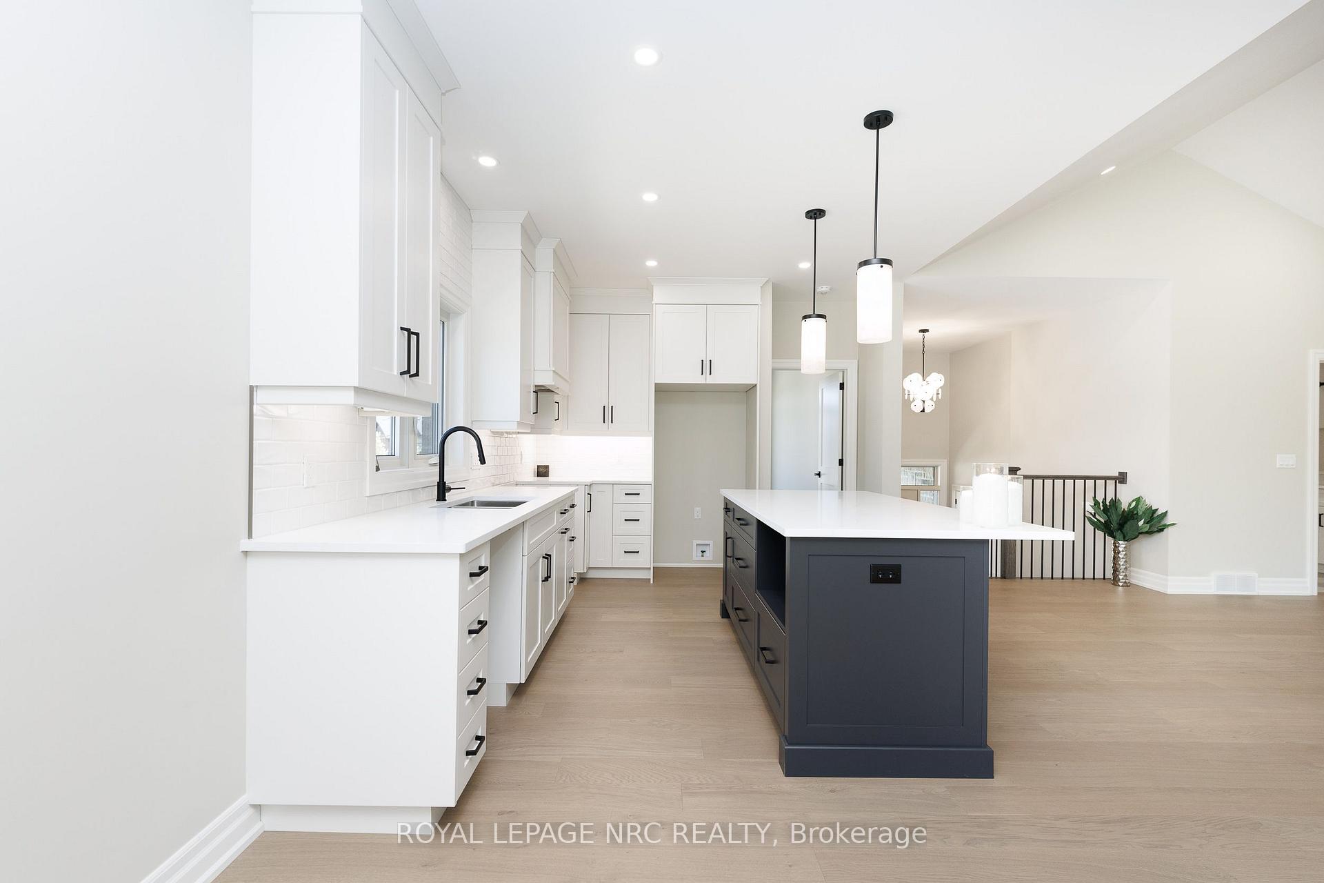 Photo 16 of 270 Lancaster Drive, Port Colborne, Sugarloaf — HOMEH