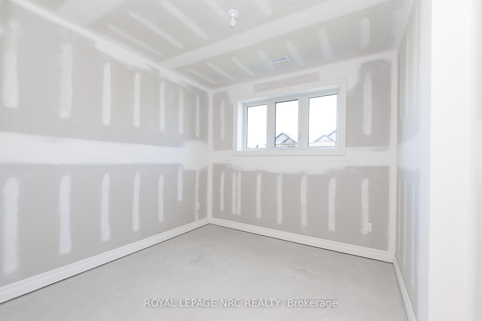 Photo 32 of 270 Lancaster Drive, Port Colborne, Sugarloaf — HOMEH