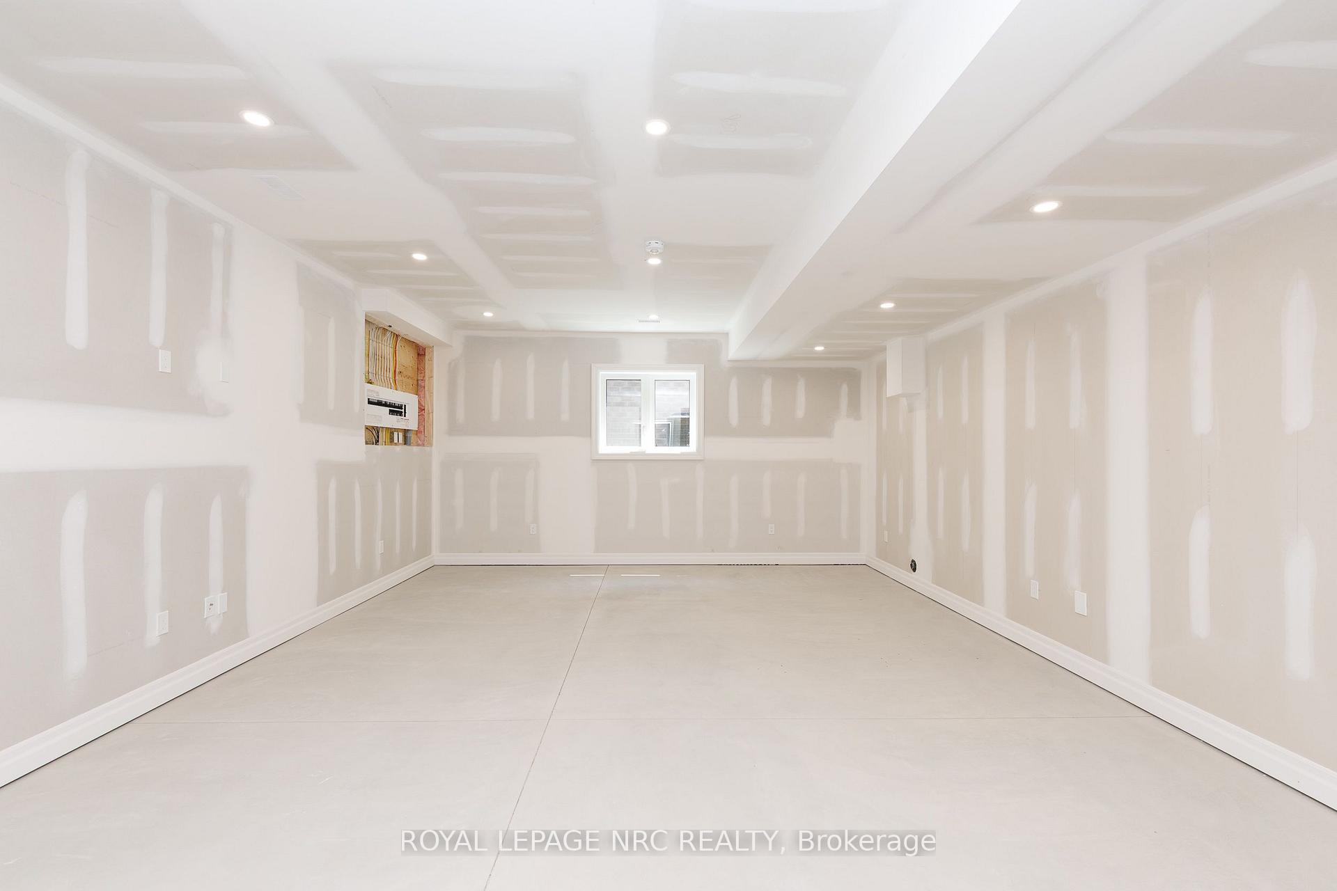 Photo 33 of 270 Lancaster Drive, Port Colborne, Sugarloaf — HOMEH