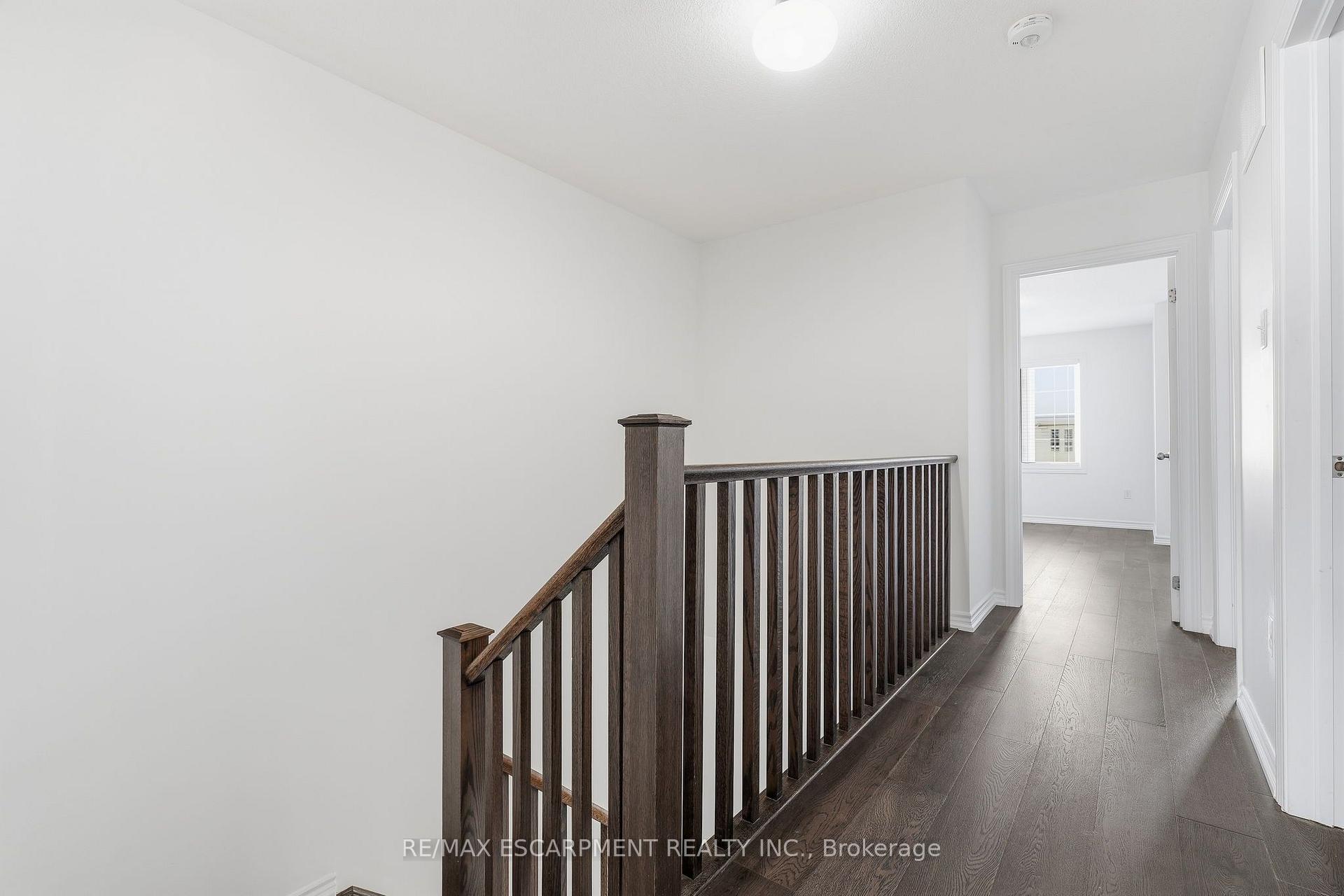 Photo 21 of 17 Savage Drive, Hamilton, Waterdown — HOMEH