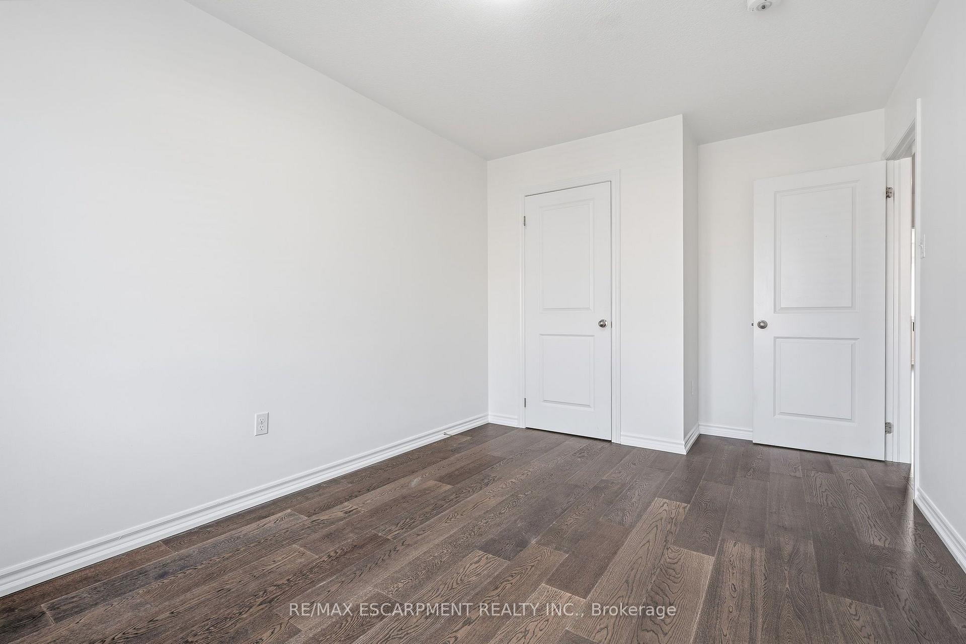 Photo 25 of 17 Savage Drive, Hamilton, Waterdown — HOMEH