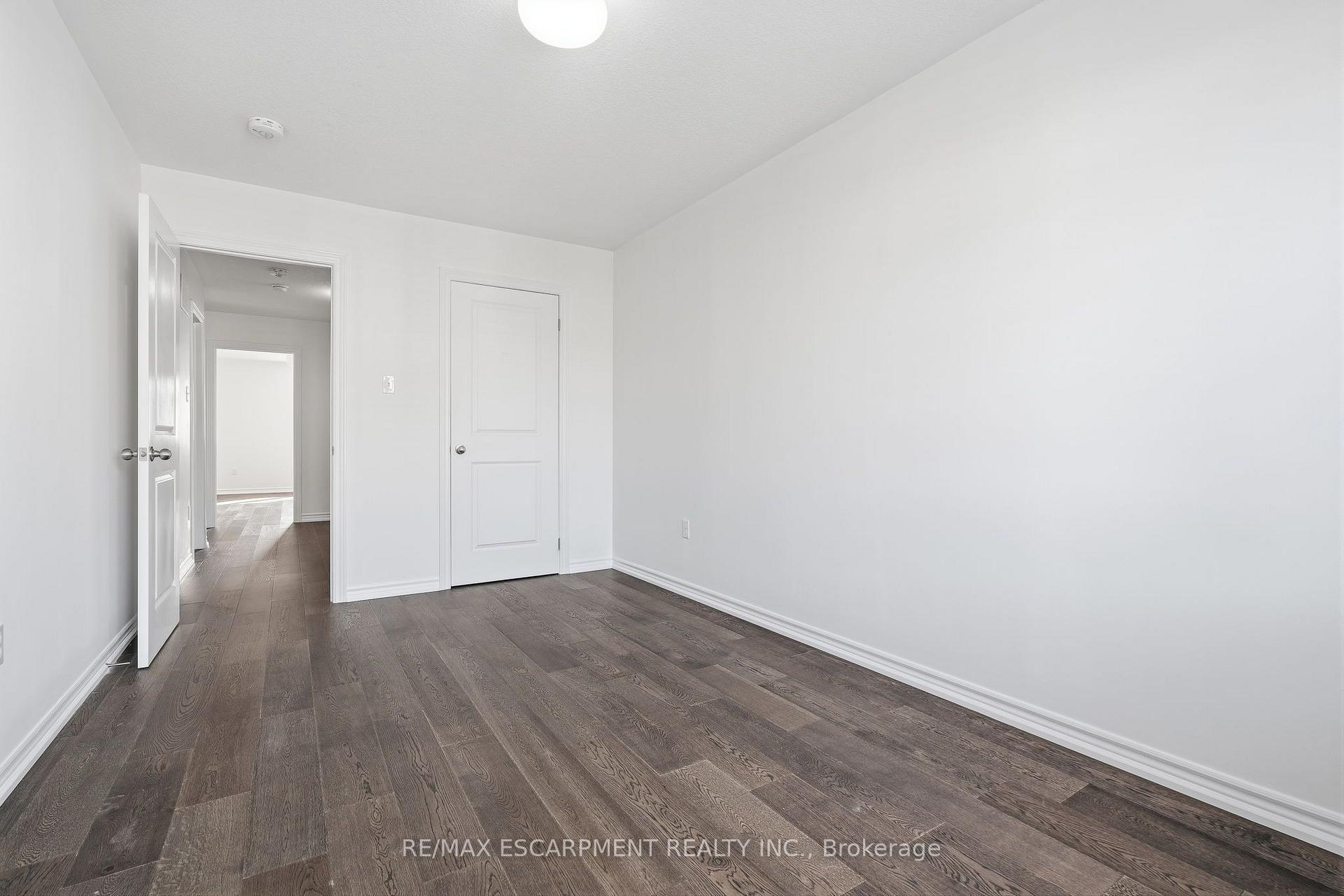 Photo 27 of 17 Savage Drive, Hamilton, Waterdown — HOMEH